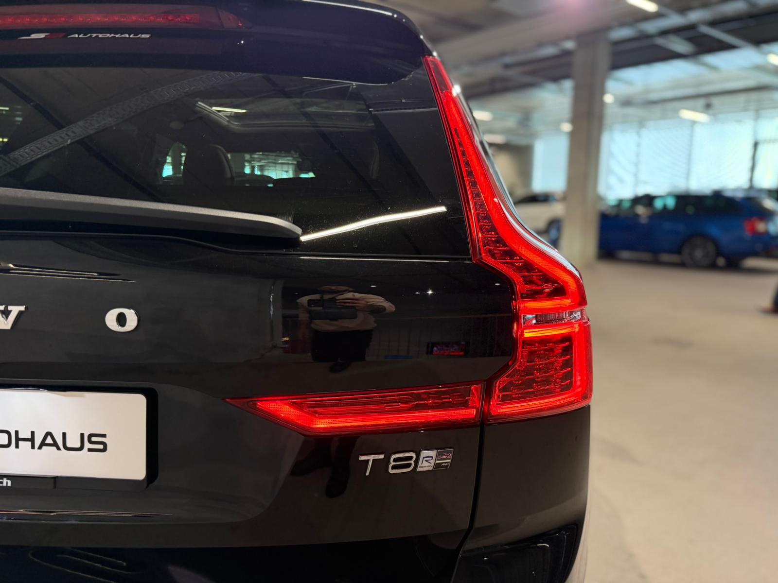 VOLVO XC60 T8 eAWD R-Design Geartronic-image-10