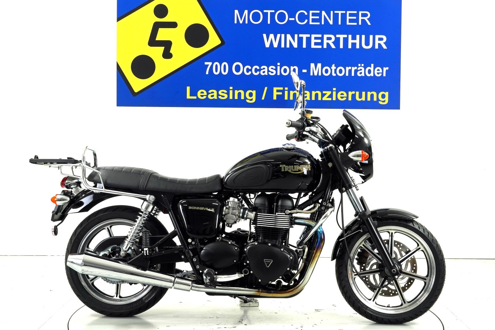 TRIUMPH Bonneville-image-0