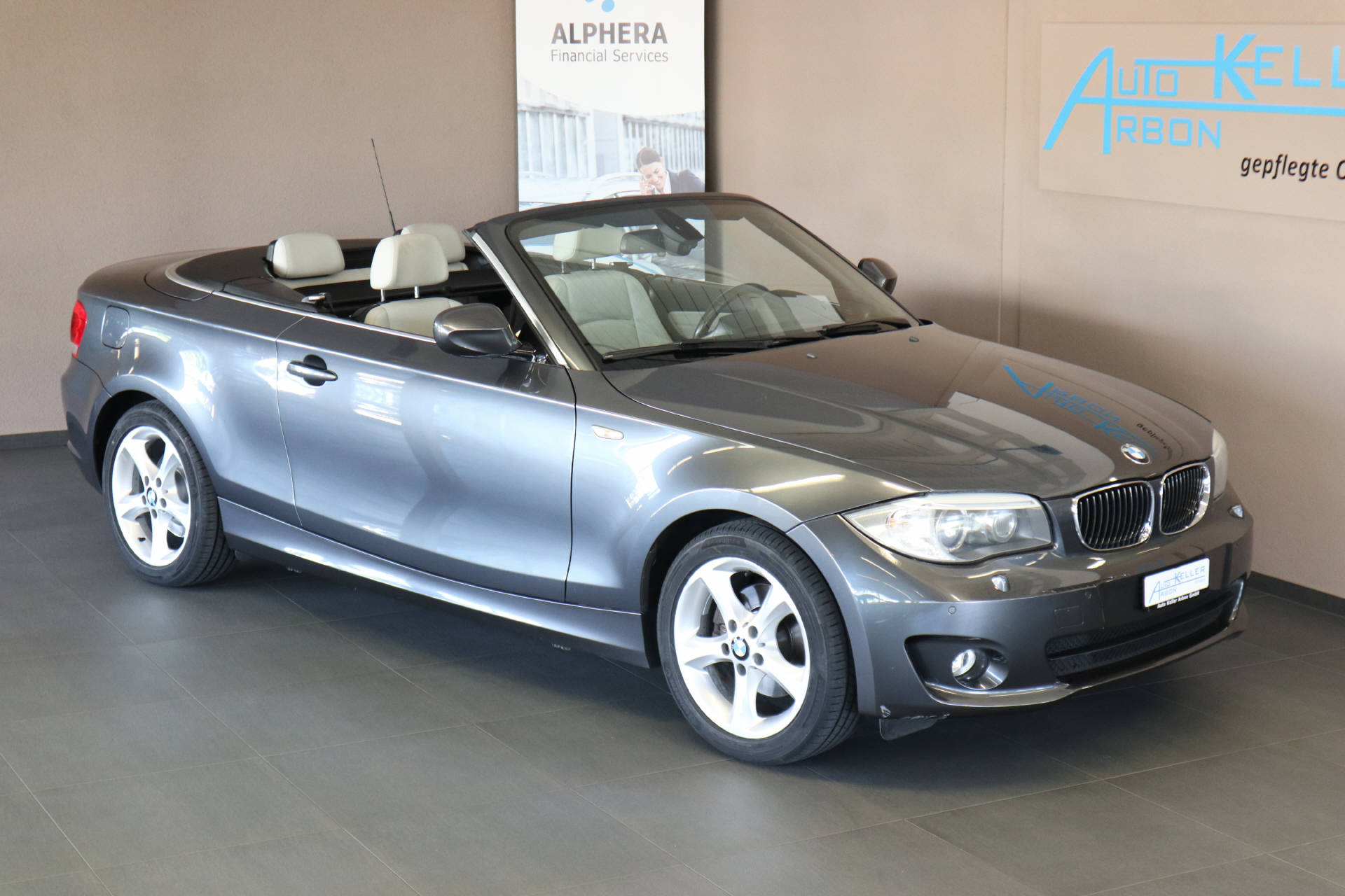 BMW 125i Cabrio-image-2