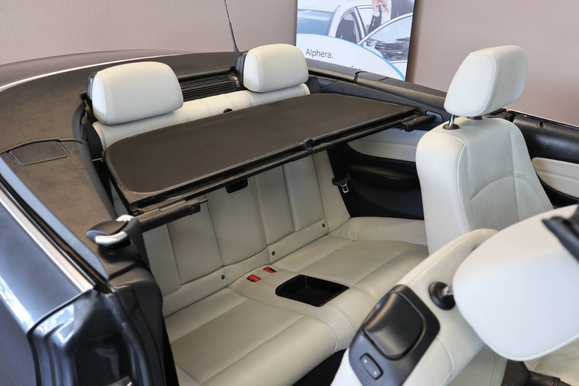 BMW 125i Cabrio-image-9