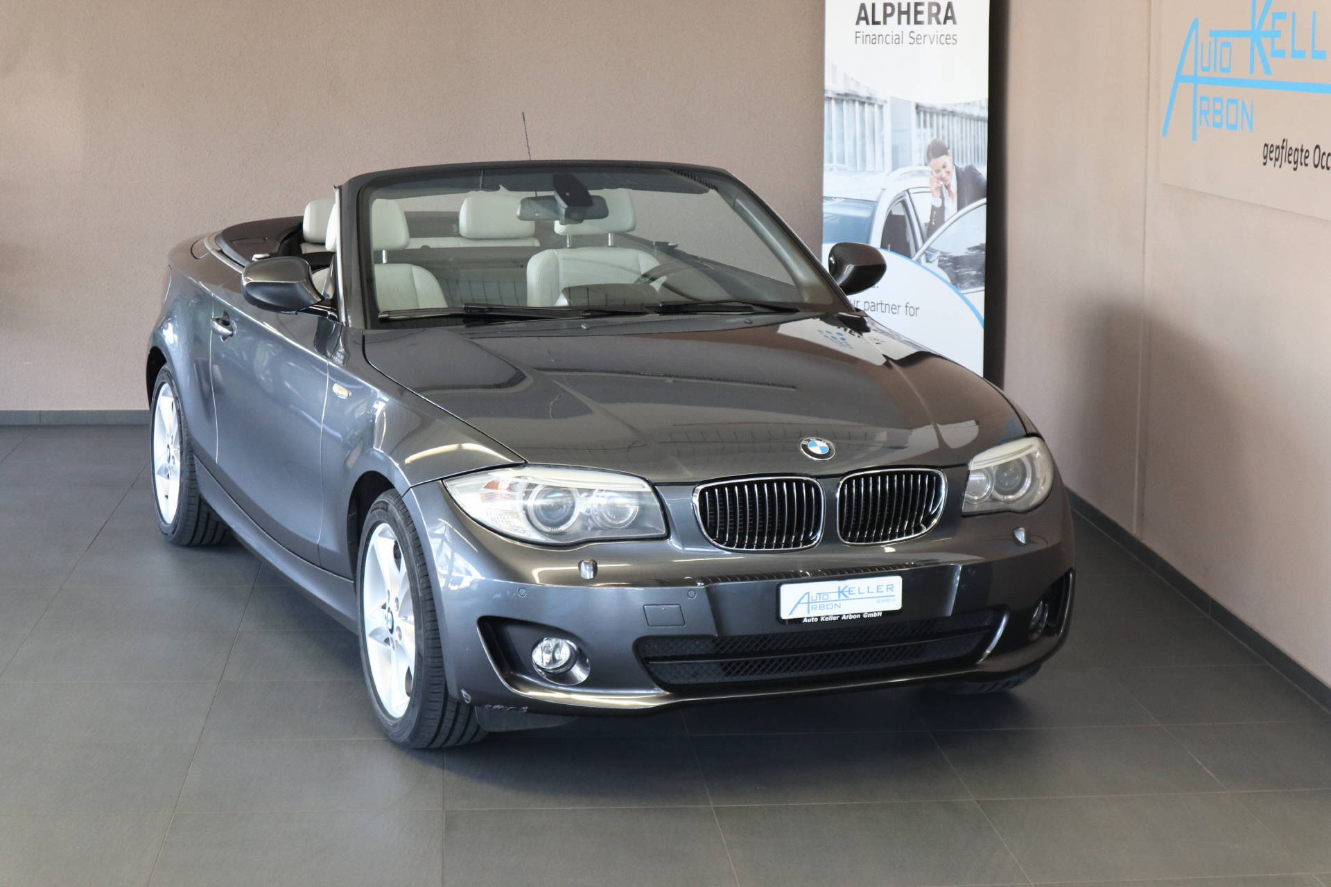 BMW 125i Cabrio-image-3