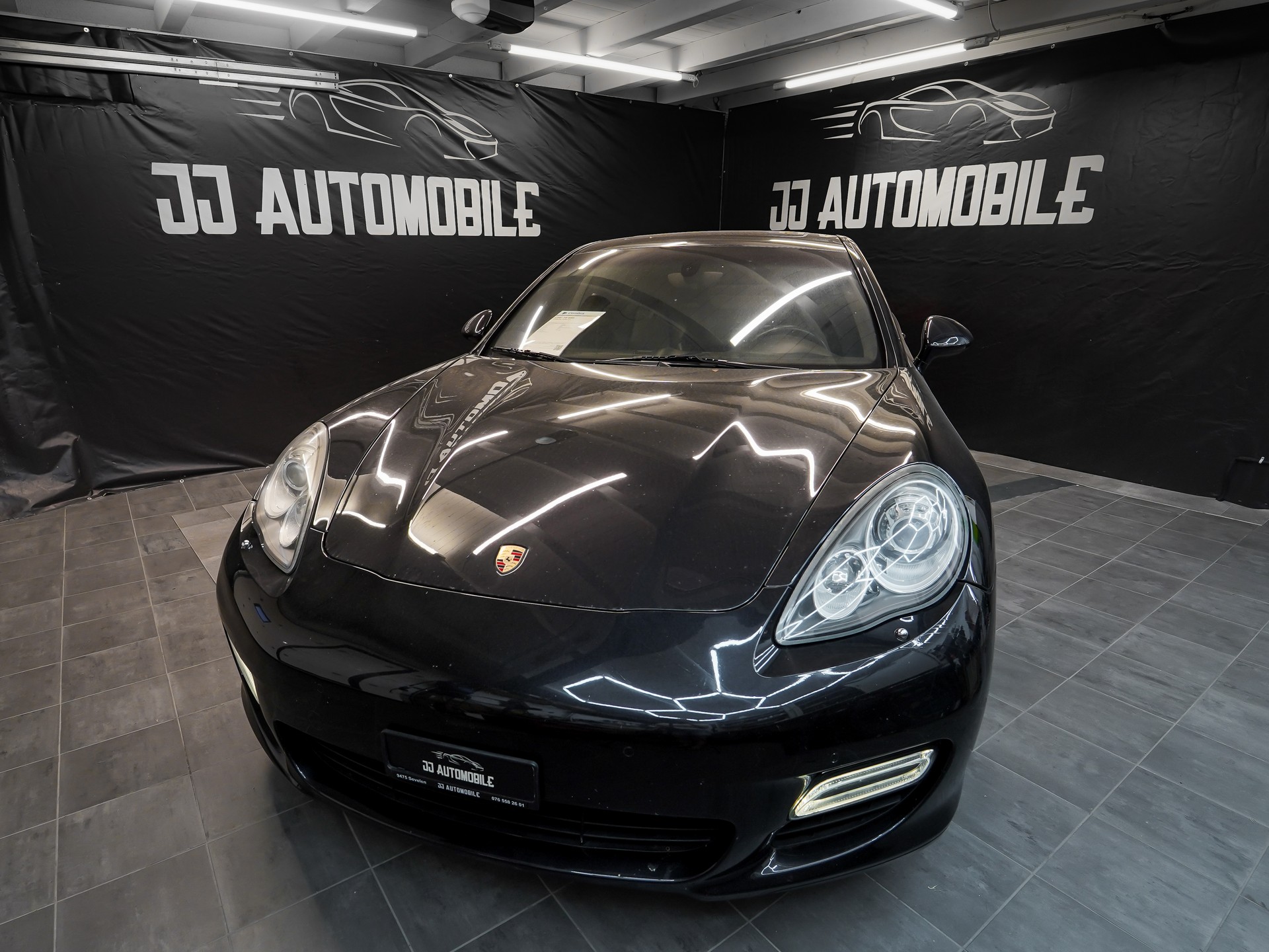 PORSCHE Turbo 4.8-showroom-element-1
