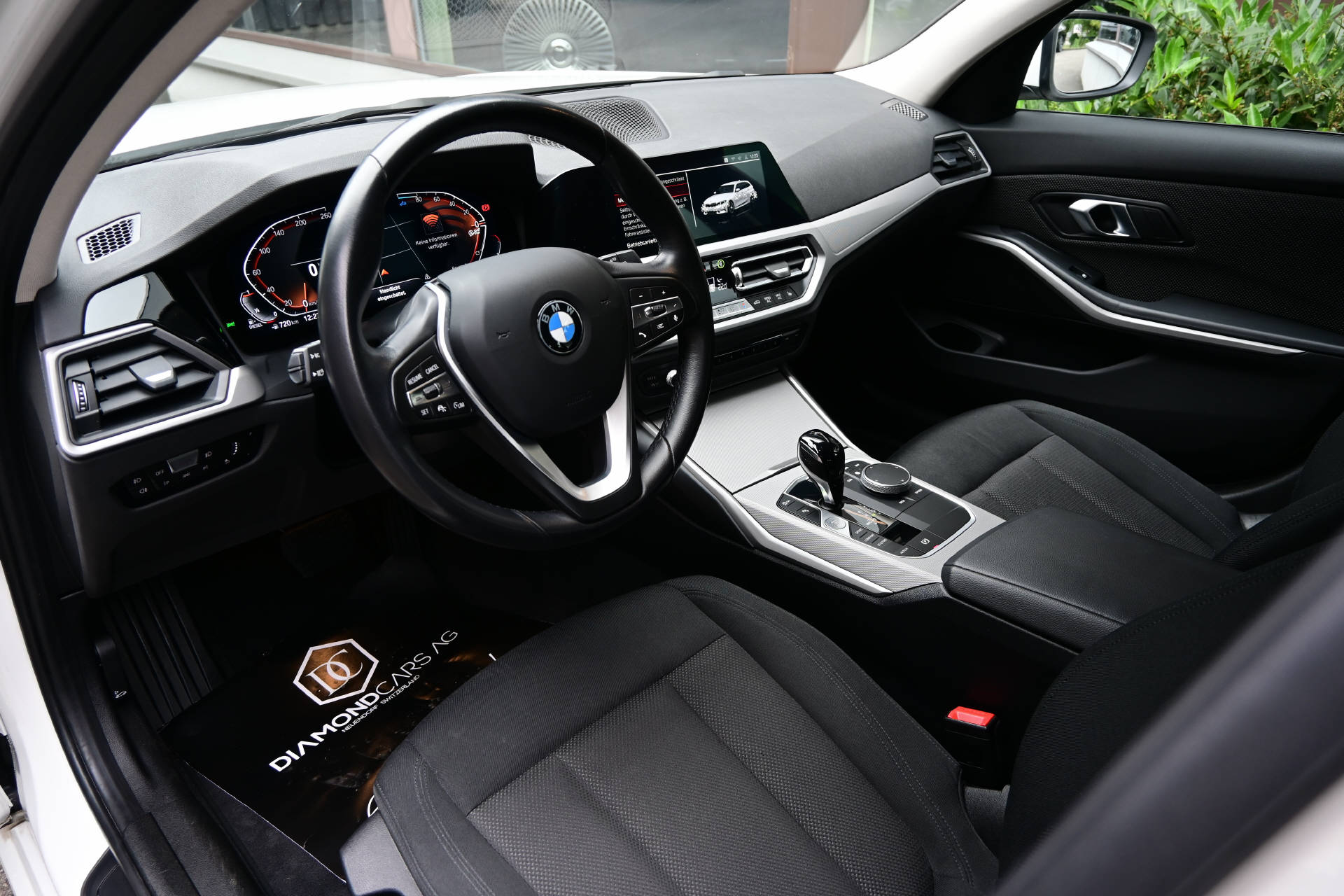 BMW 320d xDrive Touring *HUD*AHK*Laser-Light*-image-7