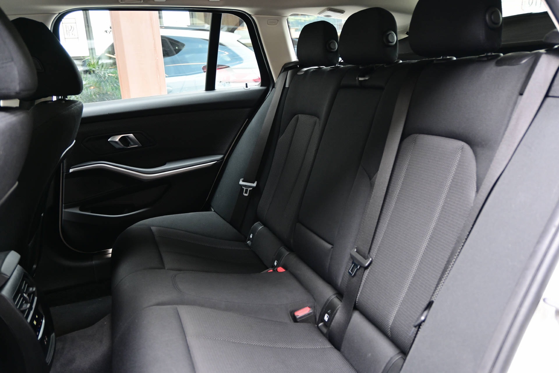 BMW 320d xDrive Touring *HUD*AHK*Laser-Light*-image-20