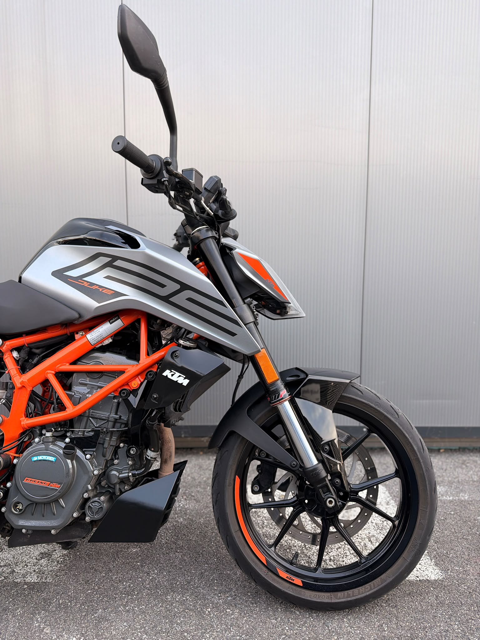 KTM 125 Duke-image-4
