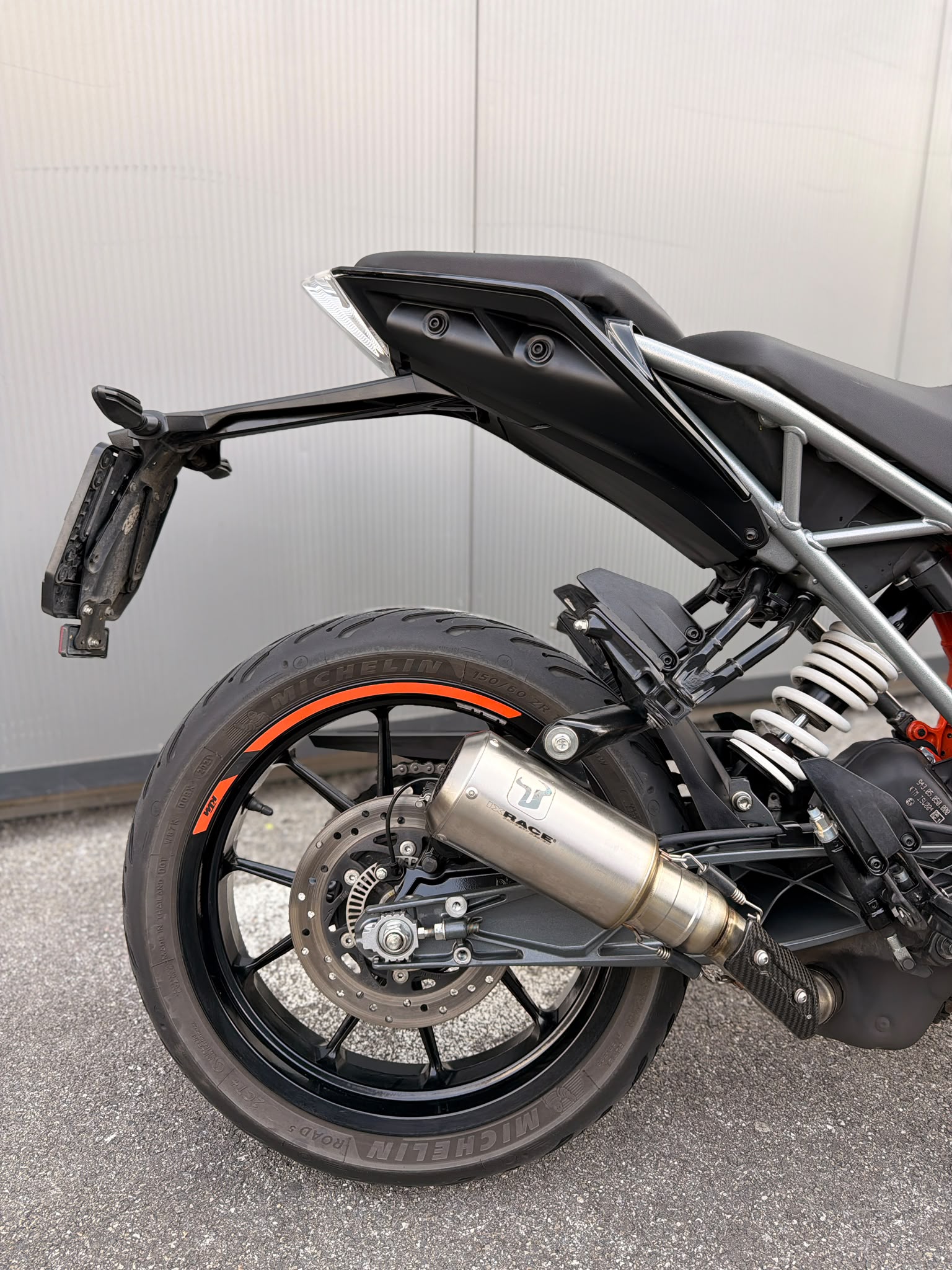 KTM 125 Duke-image-3
