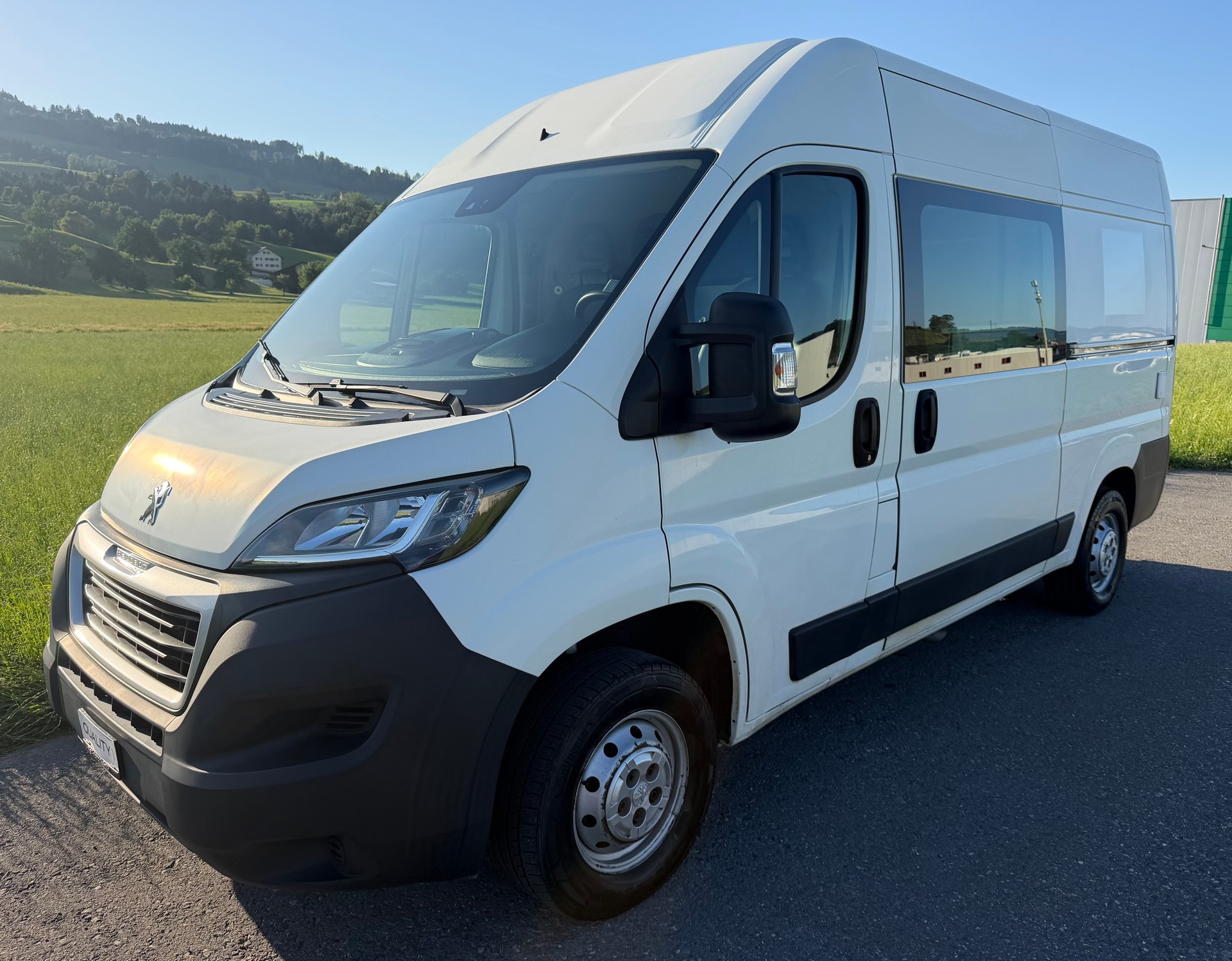 PEUGEOT Boxer 2.0 HDI 335 Allure s/s L2H2-image-1