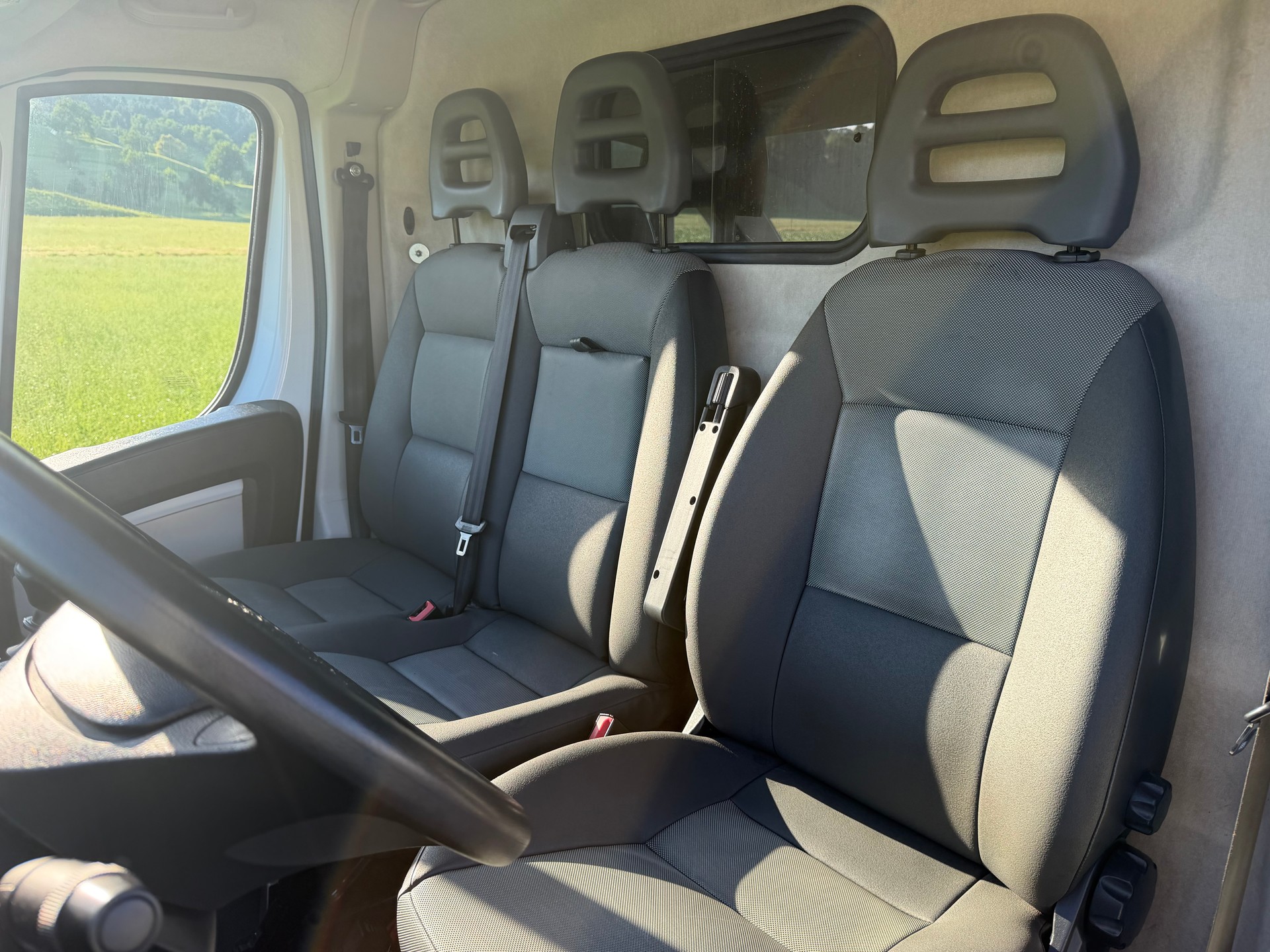PEUGEOT Boxer 2.0 HDI 335 Allure s/s L2H2-image-9