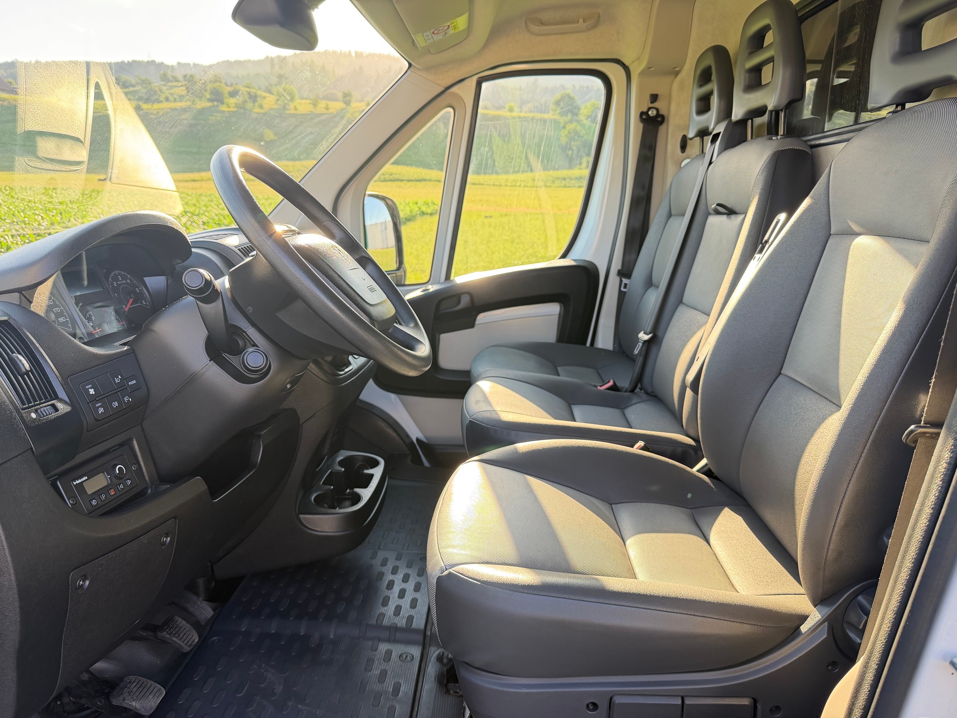 PEUGEOT Boxer 2.0 HDI 335 Allure s/s L2H2-image-8