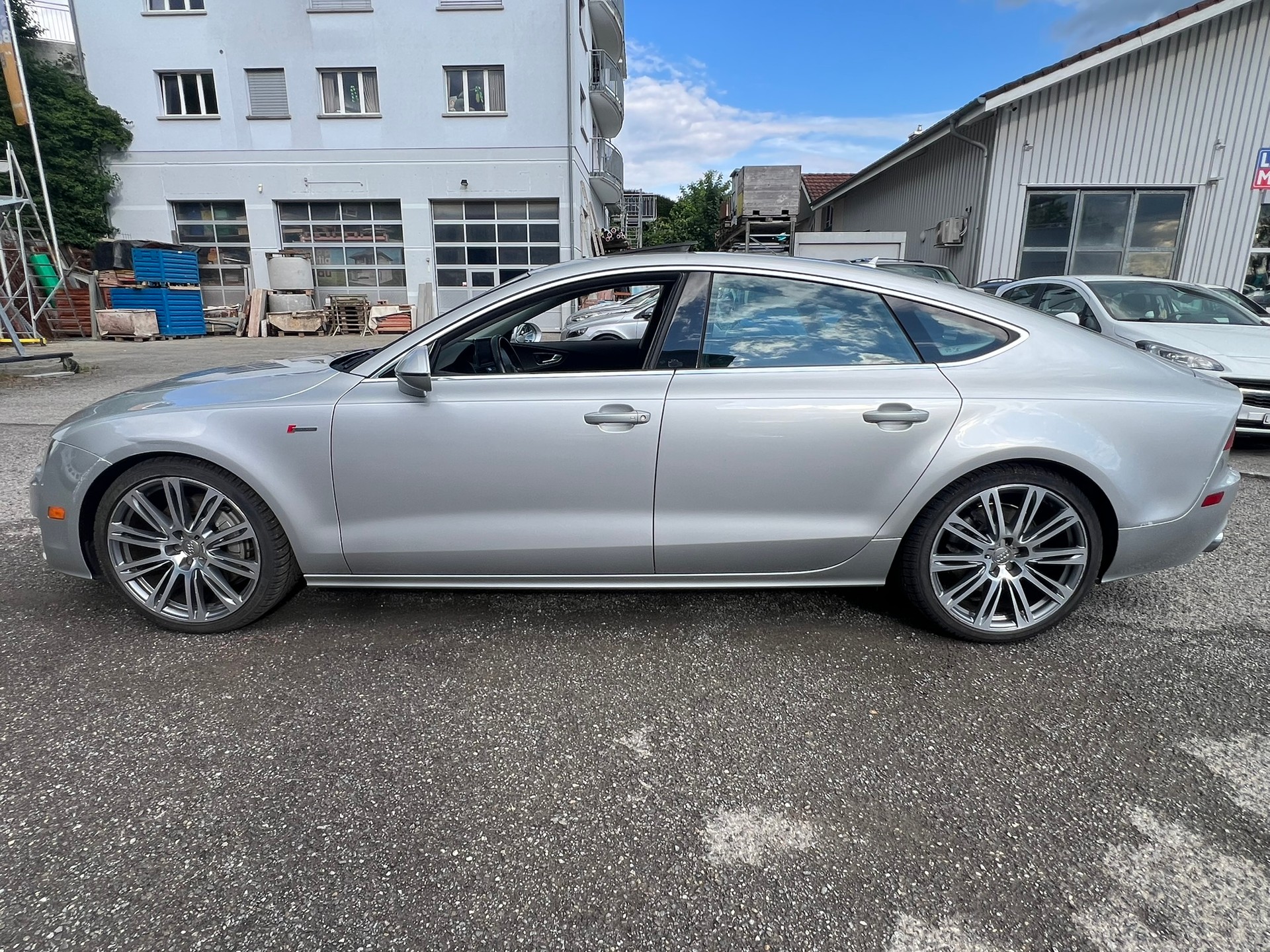 AUDI A7-showroom-element-2