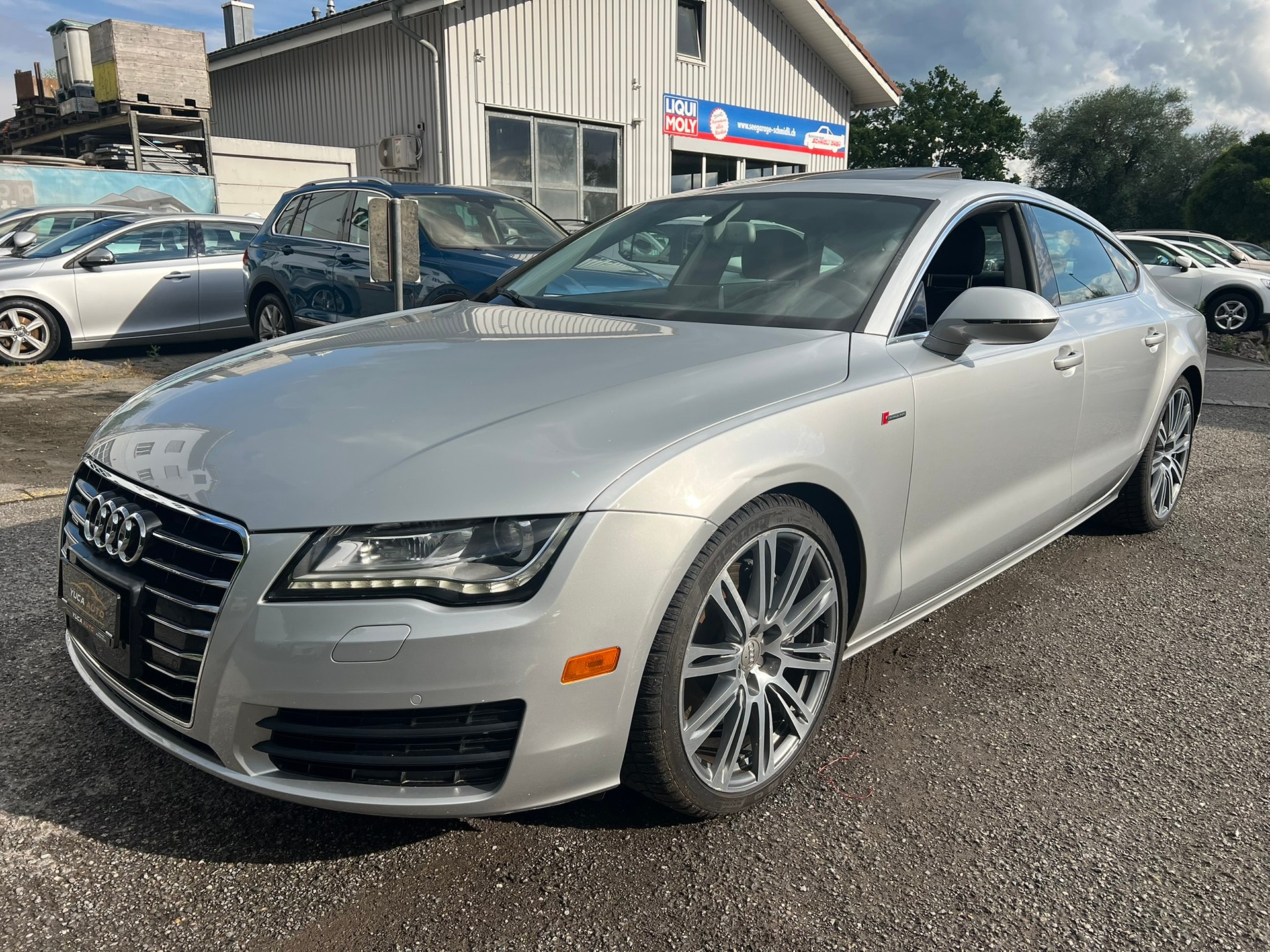 AUDI A7-showroom-element-1