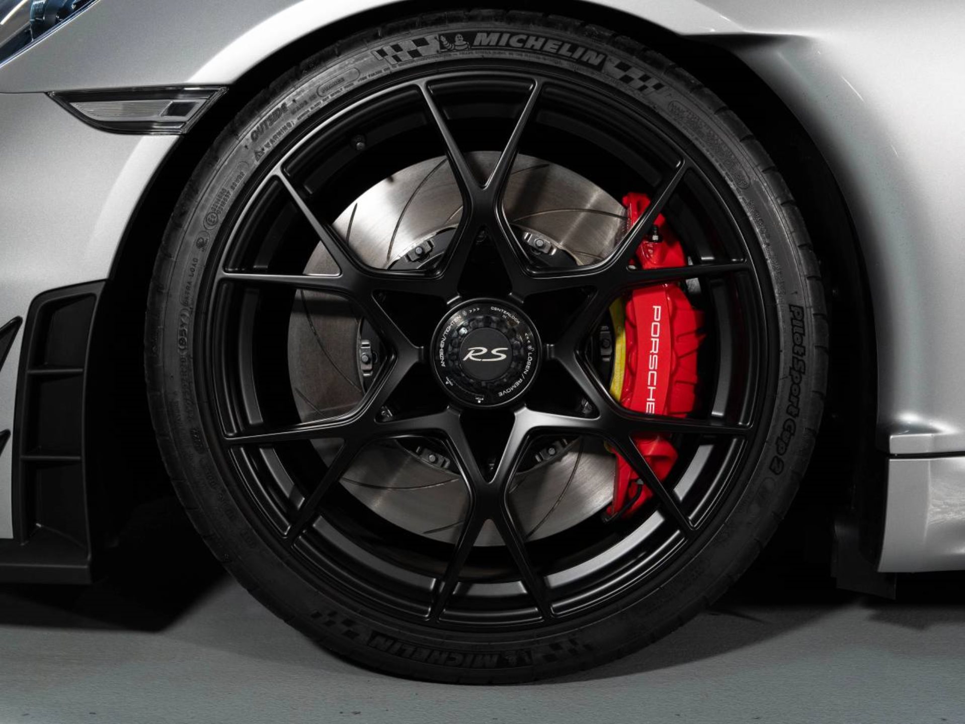 PORSCHE 718 Cayman GT4 RS (MY22)-image-24
