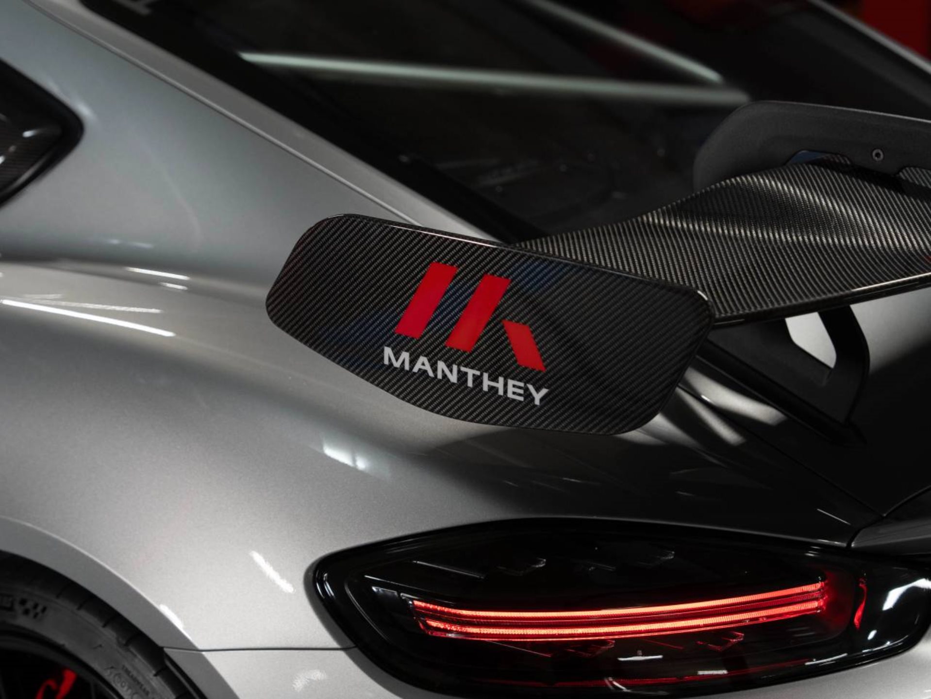PORSCHE 718 Cayman GT4 RS (MY22)-image-31