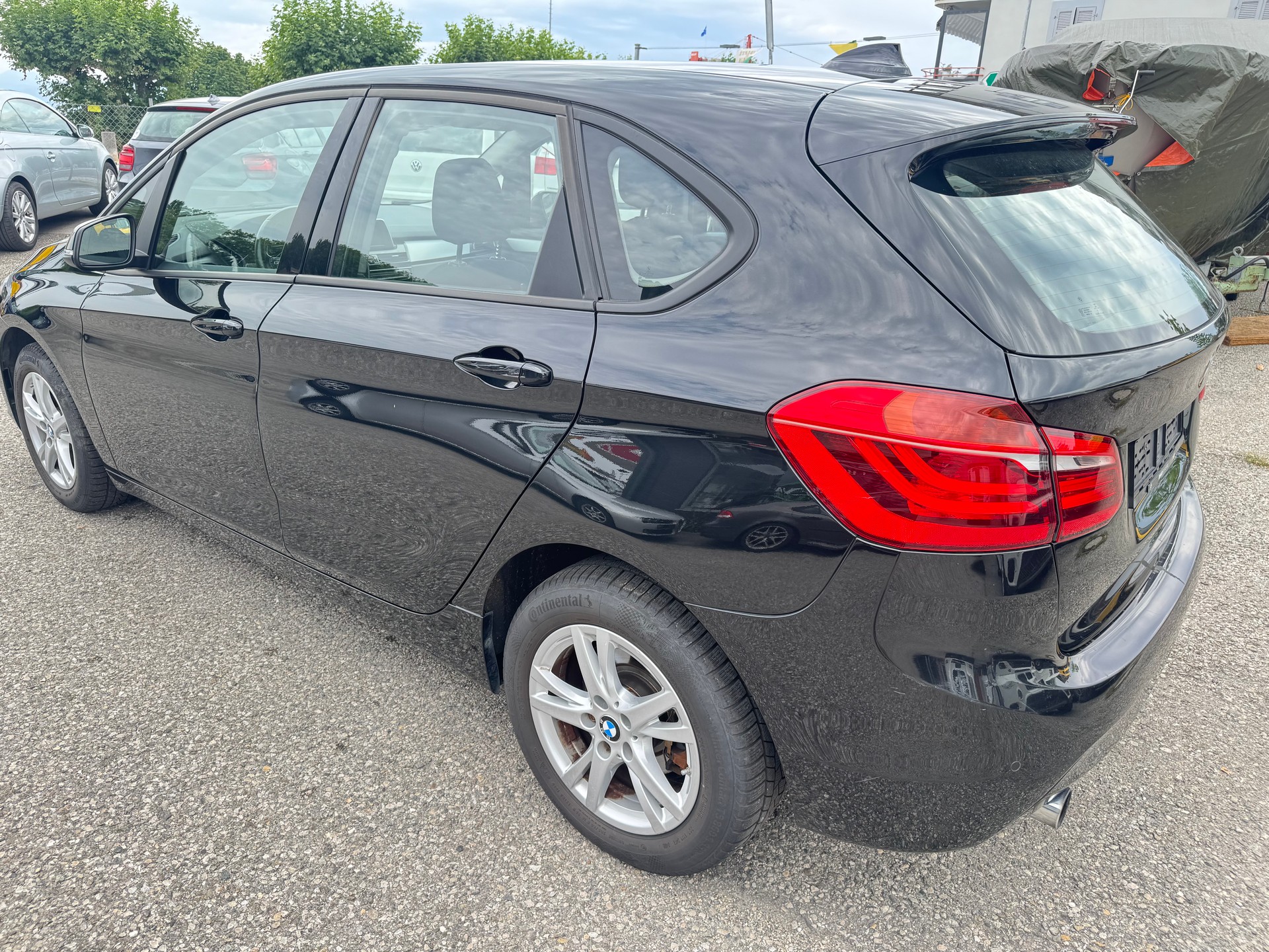 BMW 220i Active Tourer Steptronic-showroom-element-3