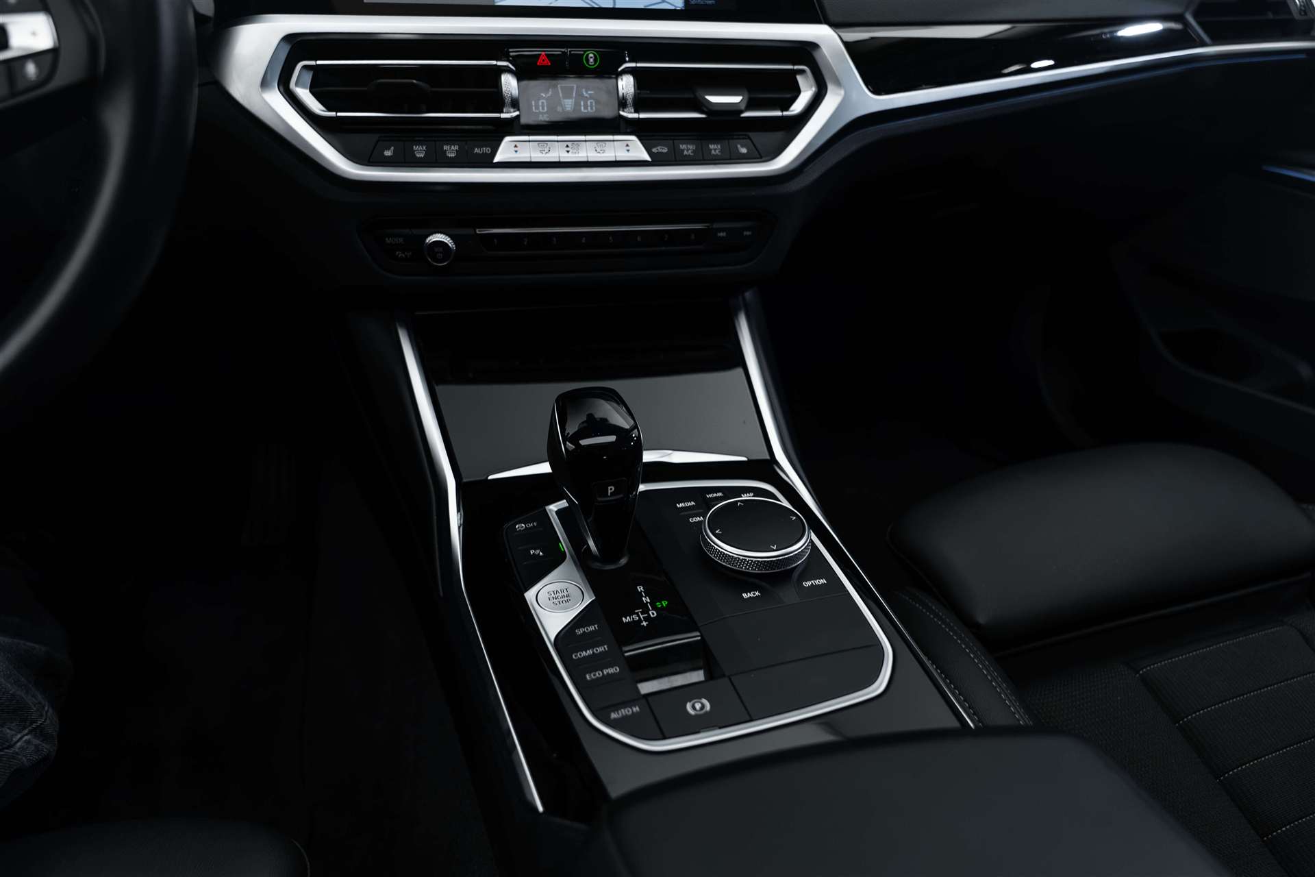 BMW 320d 48V Touring Sport Line Steptronic-image-25
