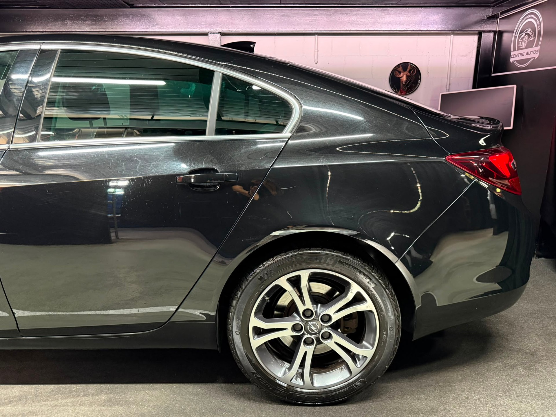 OPEL Insignia 2.0 CDTI Edition 4WD Automatic-image-11
