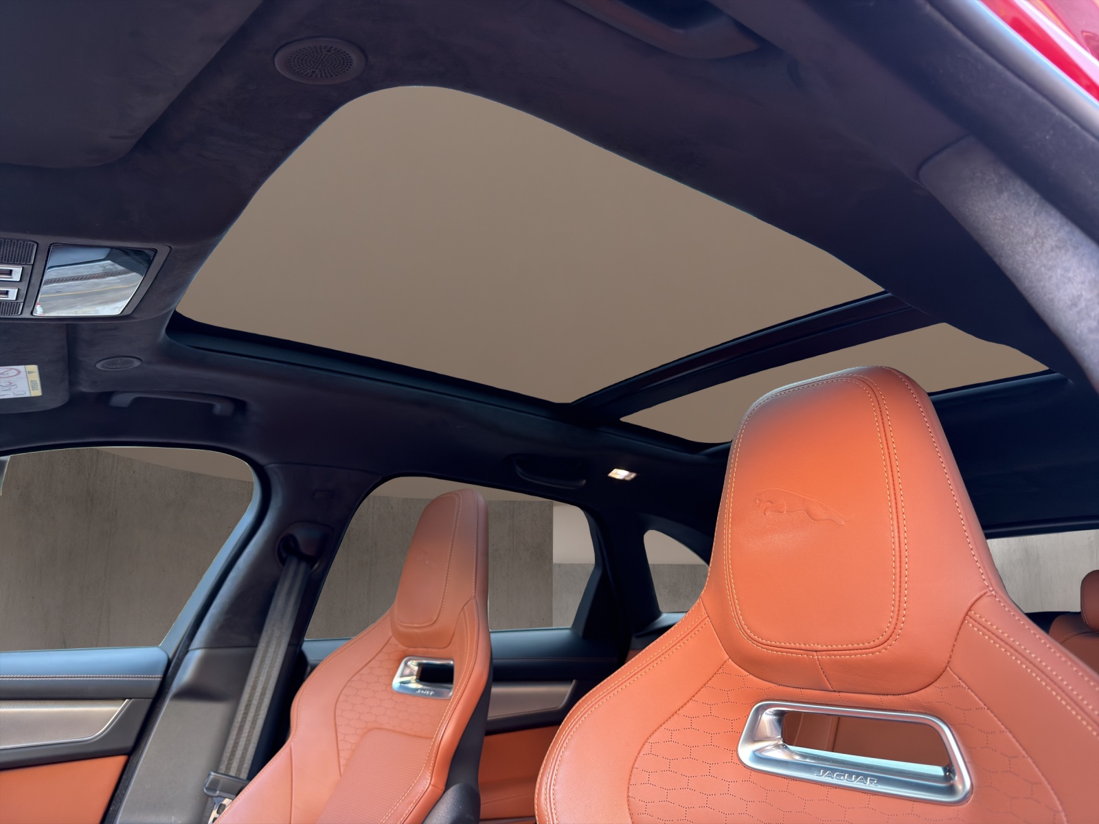 JAGUAR F-Pace 2.0 PHEV 404 R-Dynamic HSE AWD-image-25