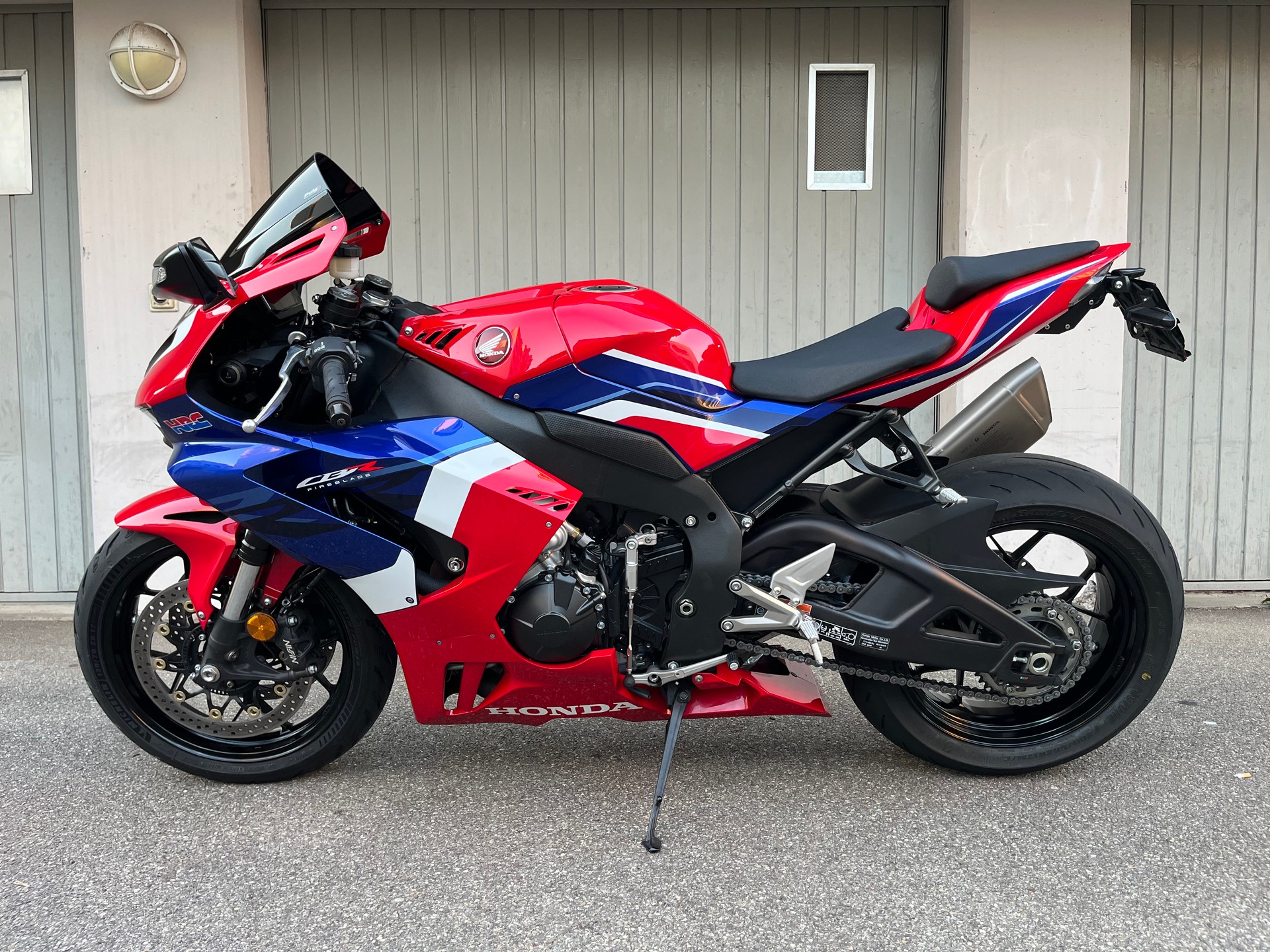 HONDA CBR 1000 RR-R-image-0