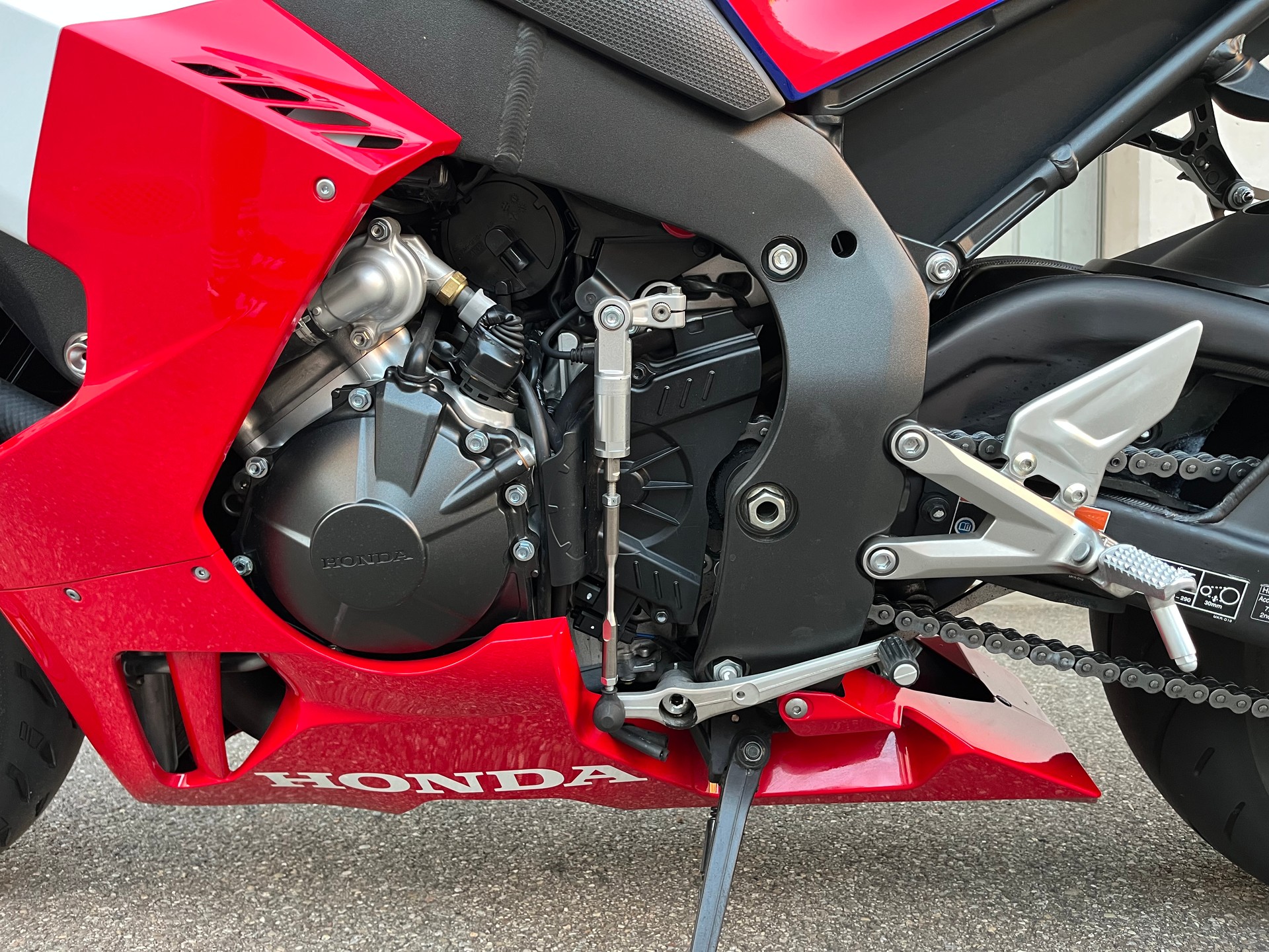 HONDA CBR 1000 RR-R-image-8