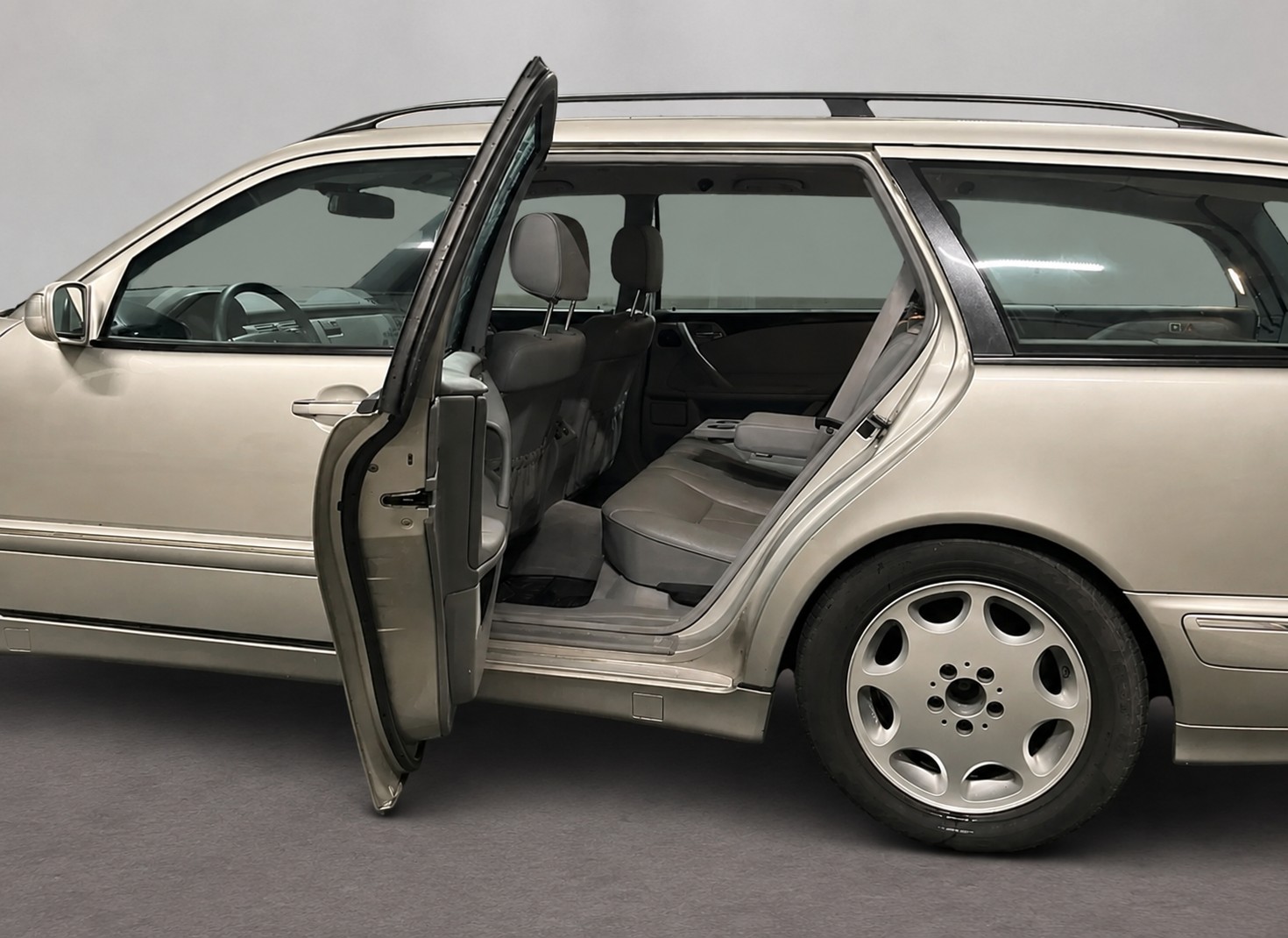MERCEDES-BENZ MERCEDES-BENZ E 240 T Automat-image-4