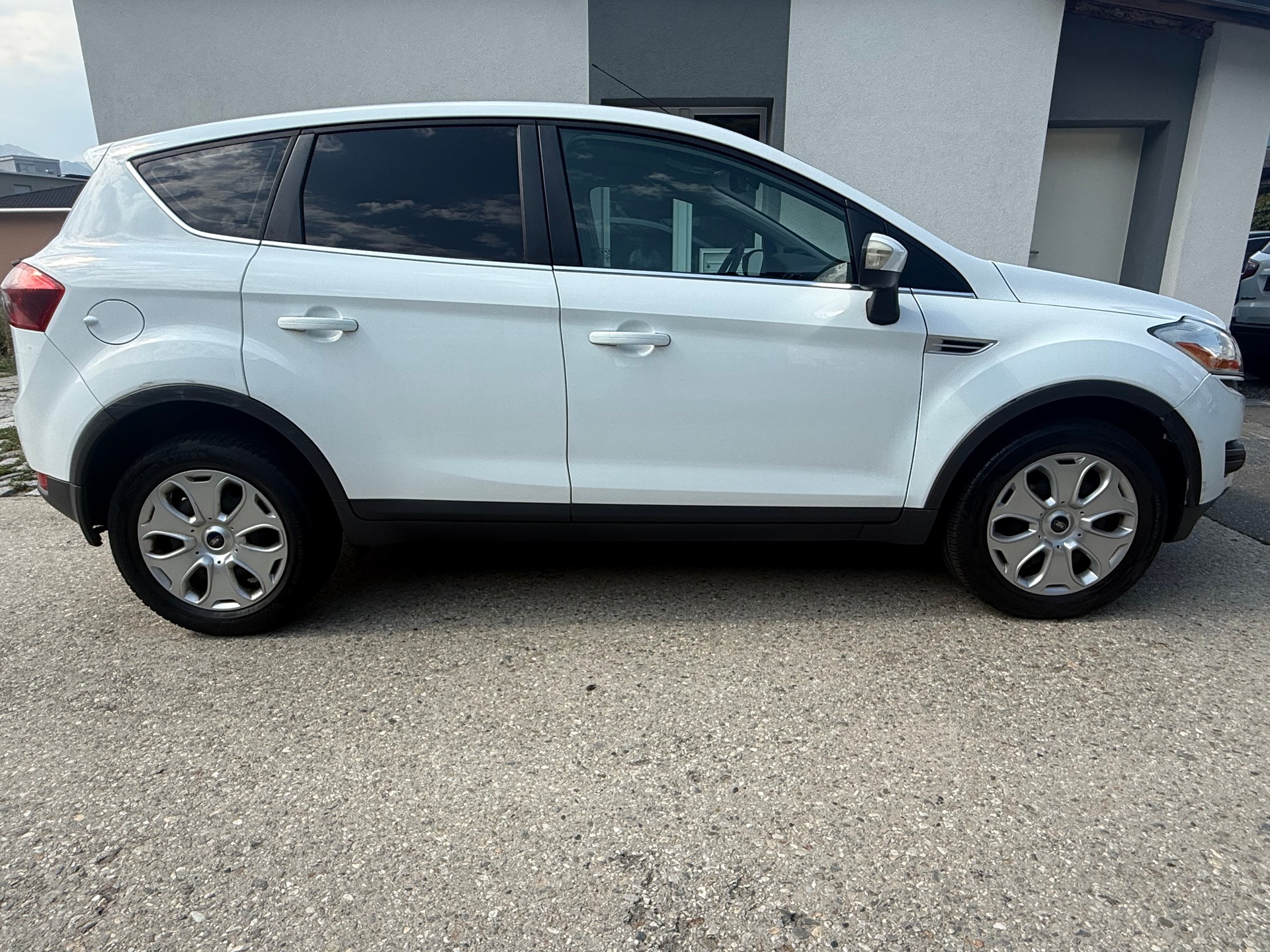 FORD Kuga 2.0 TDCi Carving 4WD PowerShift-image-2