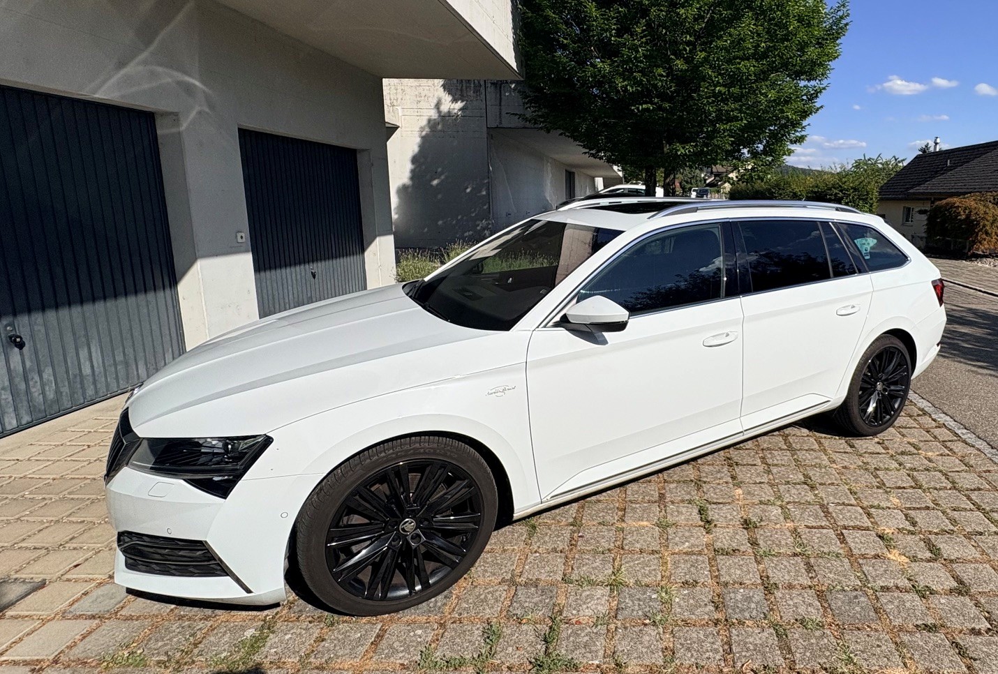 SKODA 2.0 TSI L&K 4x4 DSG - TOP Zustand