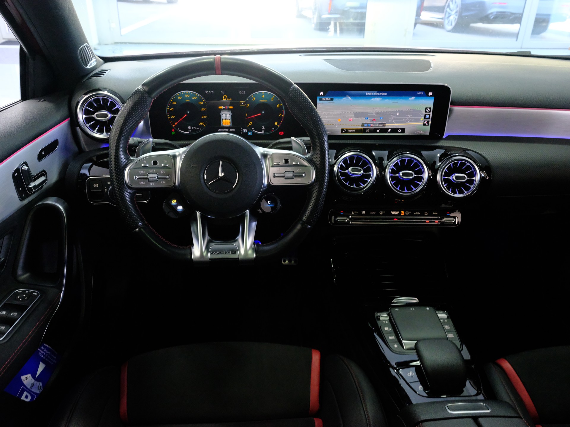 MERCEDES-BENZ A 35 AMG 4Matic Speedshift-image-10