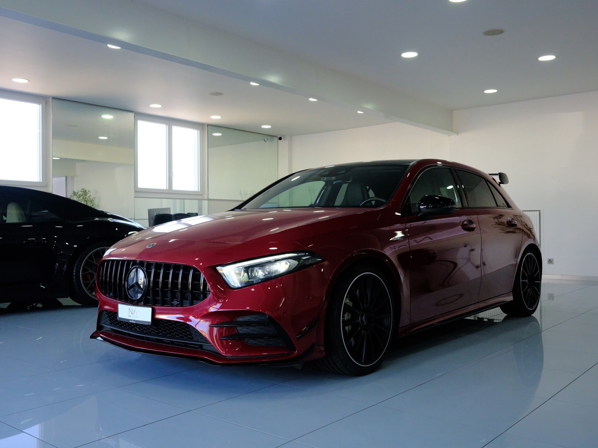 MERCEDES-BENZ A 35 AMG 4Matic Speedshift-showroom-element-3