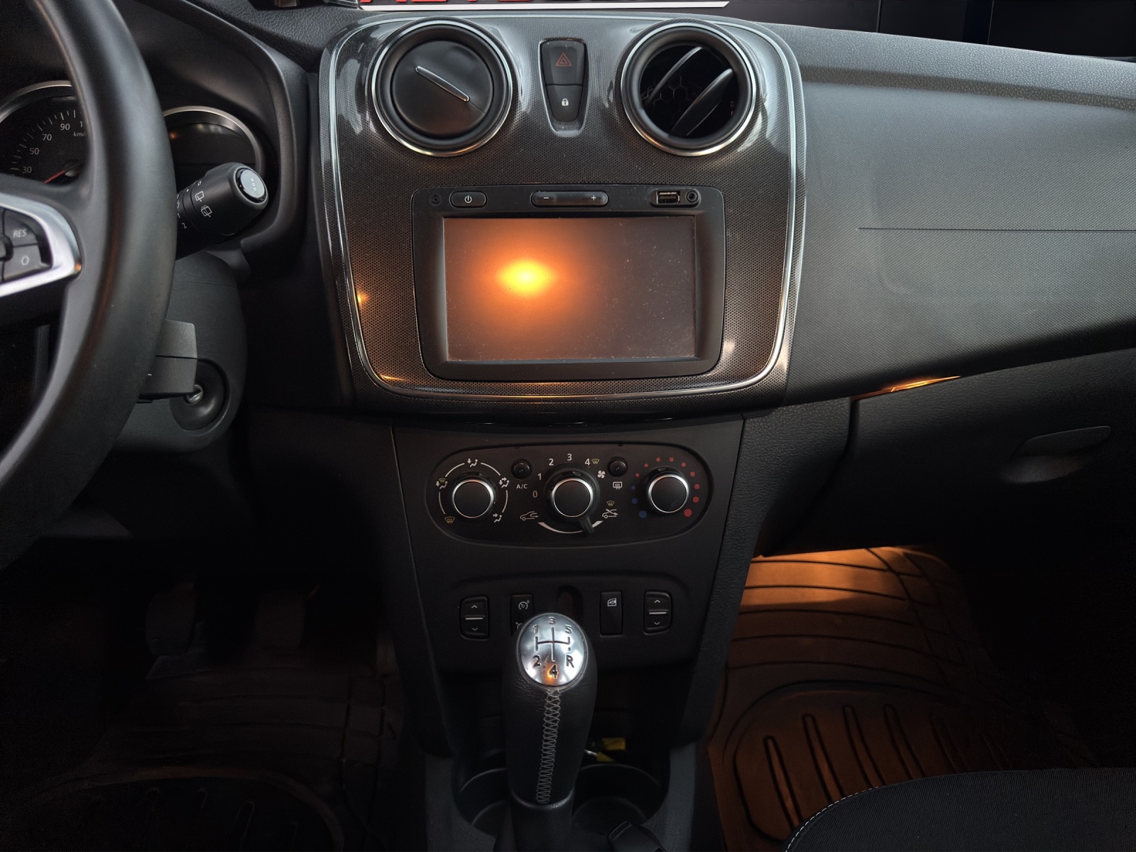 DACIA Logan MCV 0.9 Stepway-image-13
