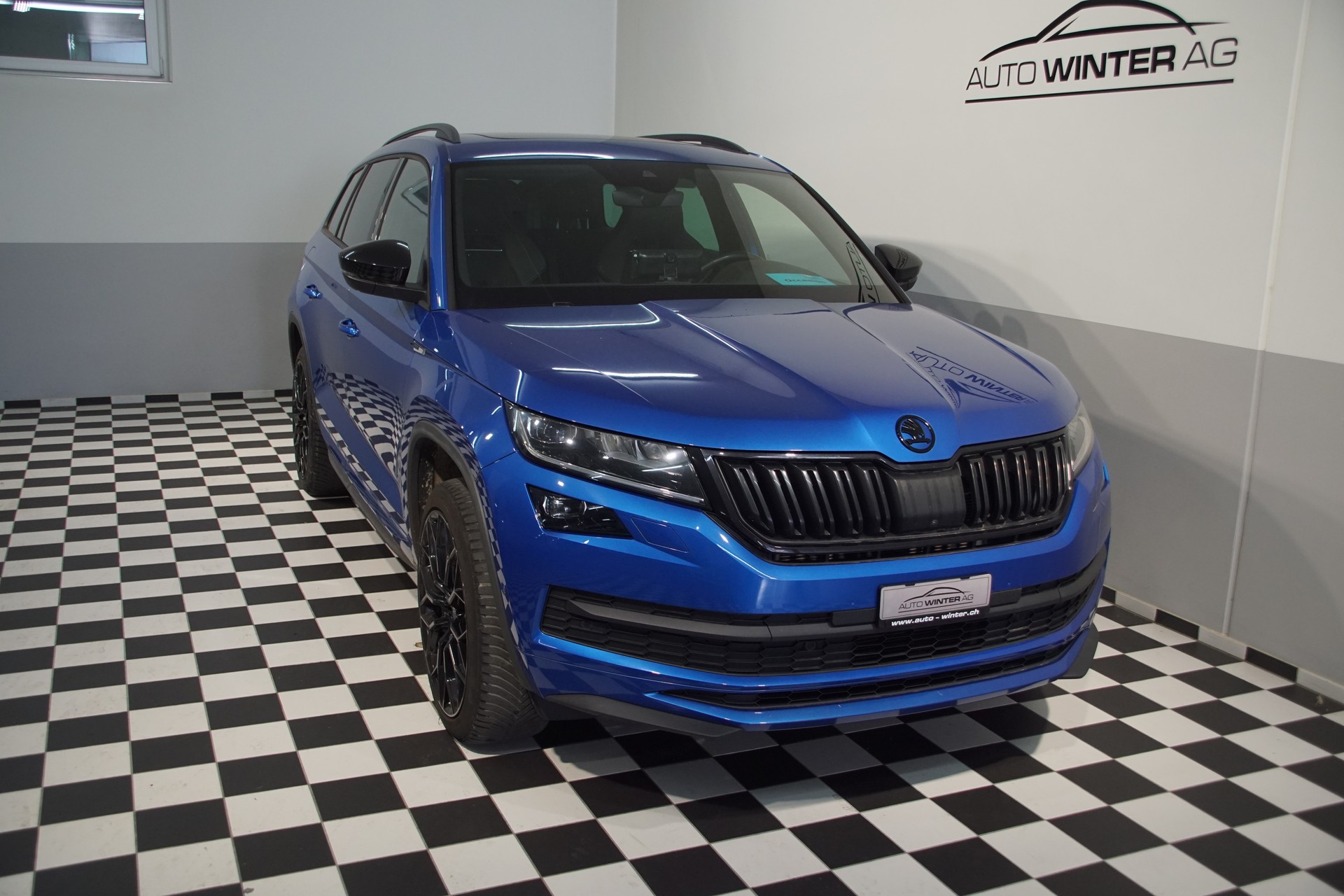 SKODA Kodiaq 2.0 TSI 4x4 Sport Line-showroom-element-3