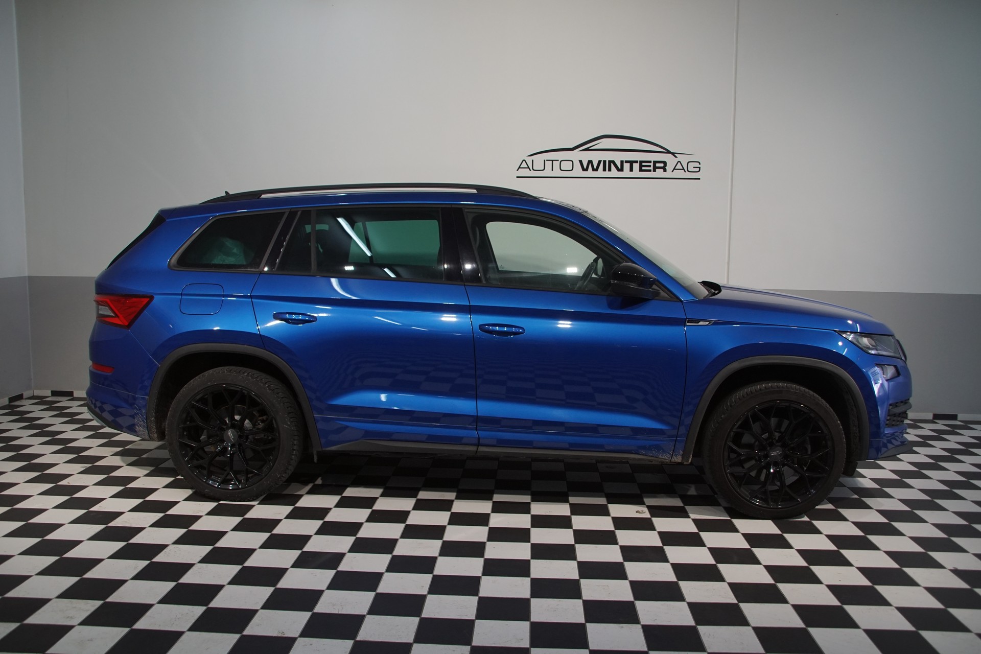 SKODA Kodiaq 2.0 TSI 4x4 Sport Line-image-4
