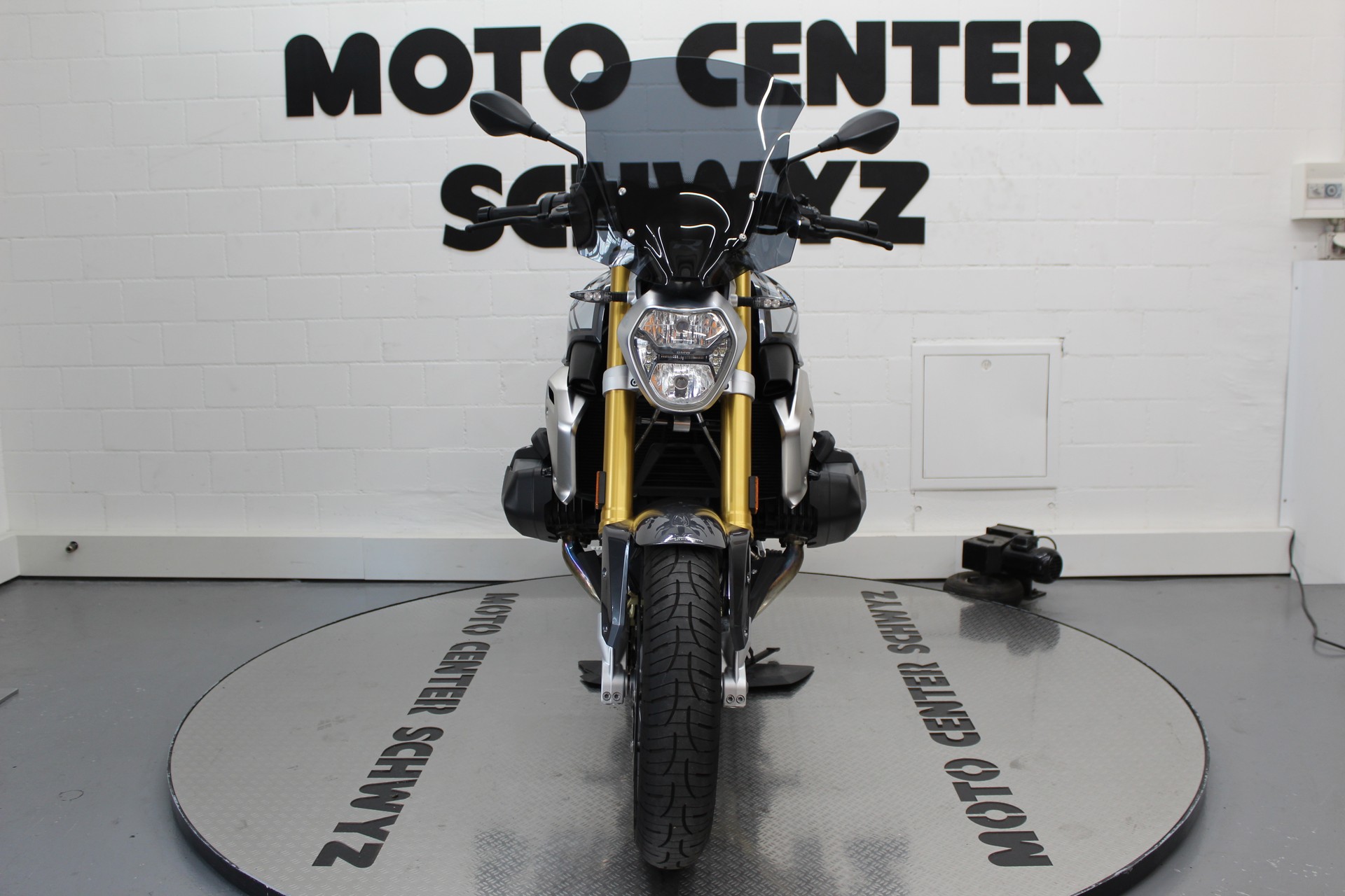BMW R 1250 R-image-2