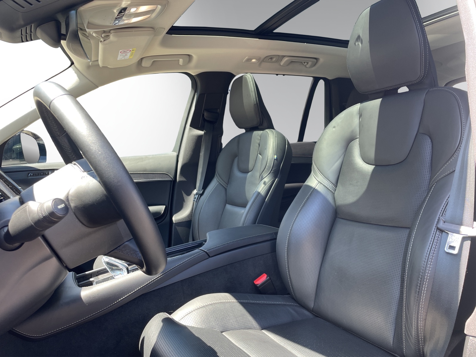 VOLVO XC90 B5 Diesel Mild Hybrid AWD Ultimate Dark Geartronic – CH-Fahrzeug | 7-SITZER | PANORAMA | 360° | H&K Sound |-image-9