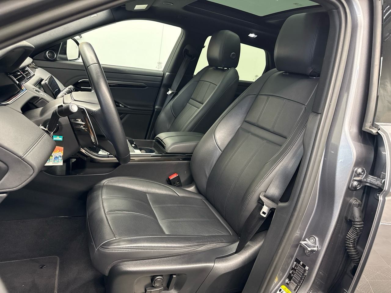 LAND ROVER Range Rover Evoque R-Dynamic D 200 MHEV SE AT9-showroom-element-3