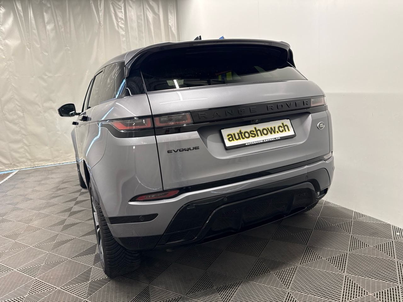 LAND ROVER Range Rover Evoque R-Dynamic D 200 MHEV SE AT9-image-14