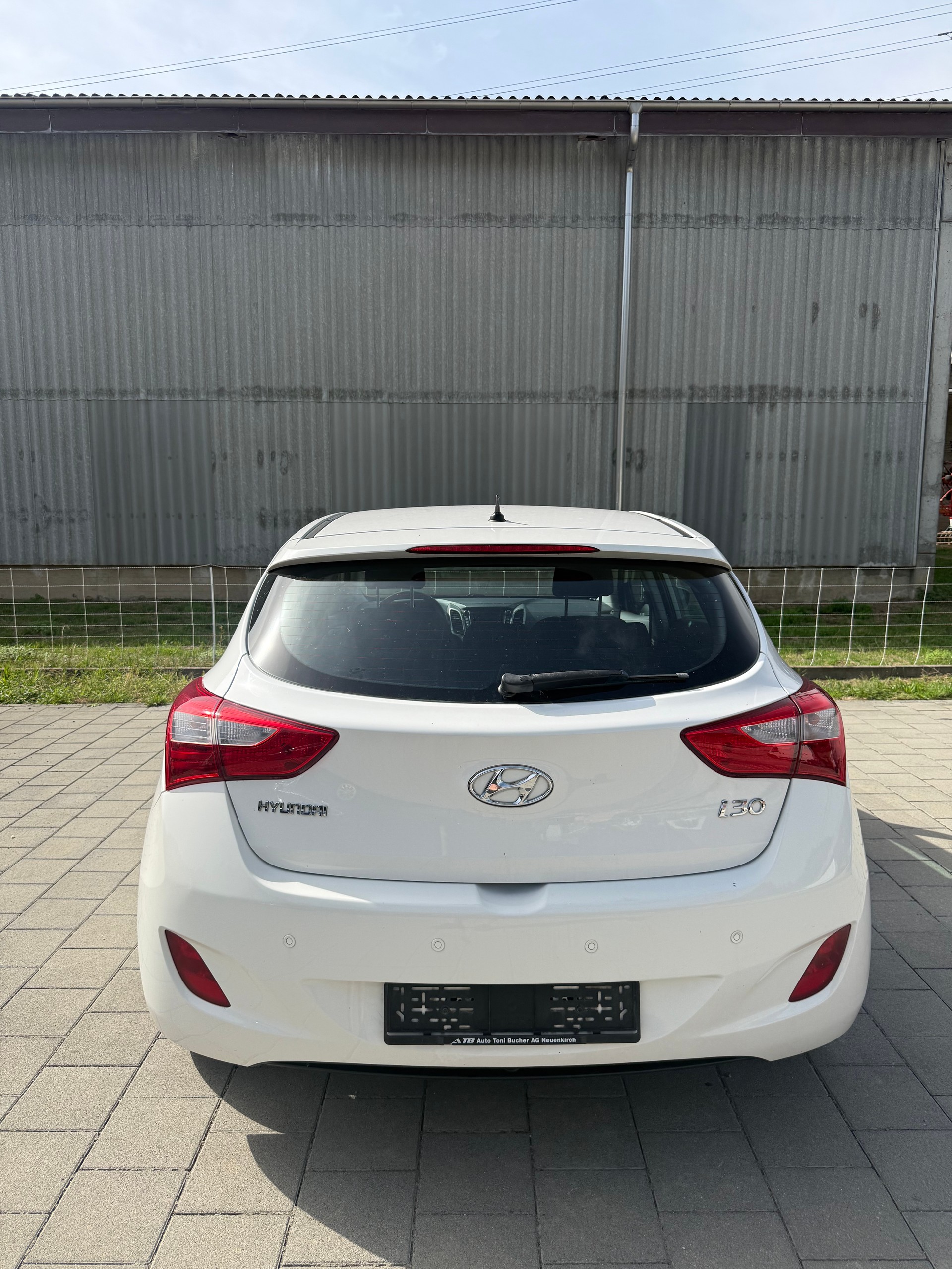 HYUNDAI i30-image-6