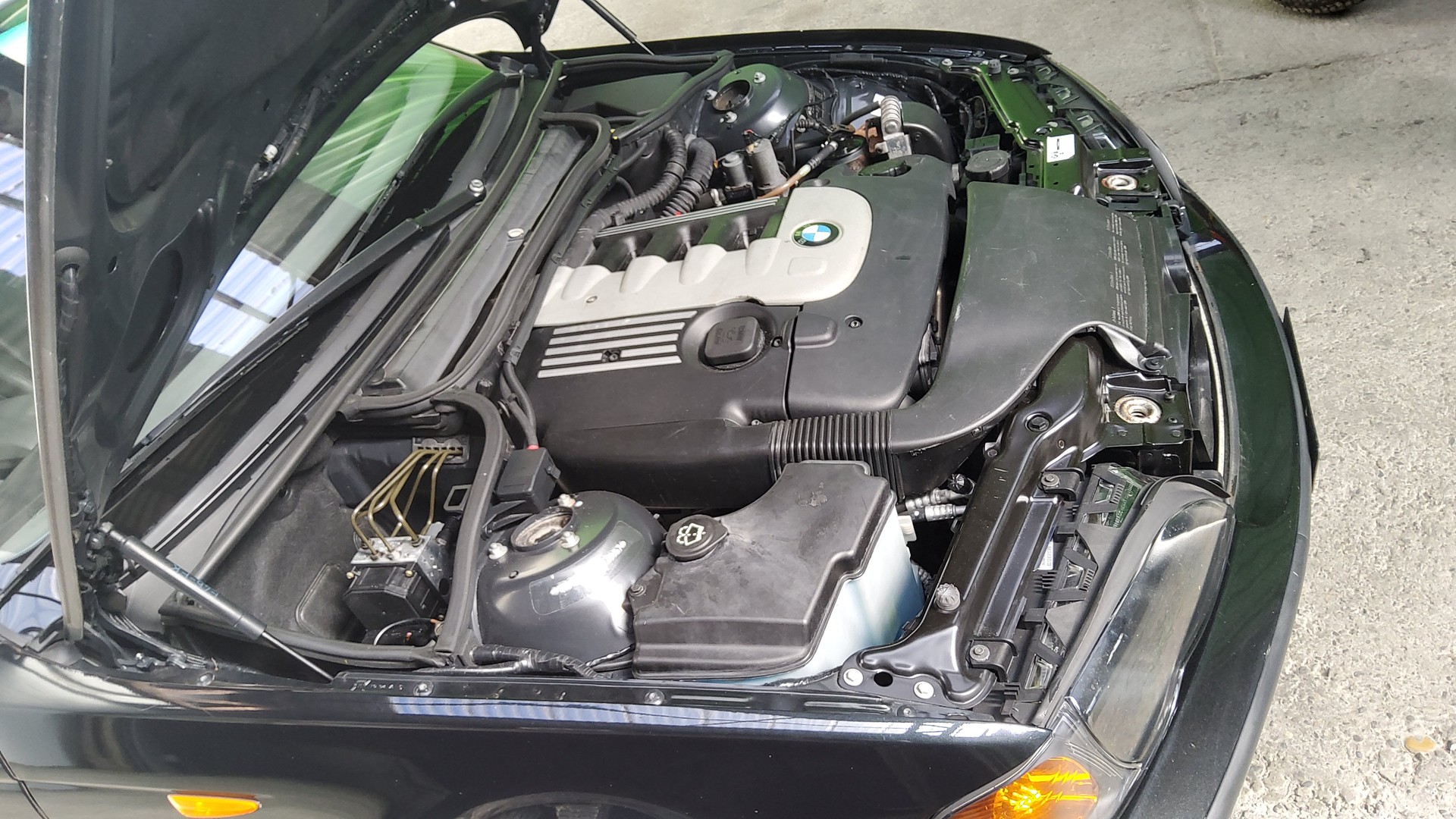 BMW 330xd Touring-showroom-element-2