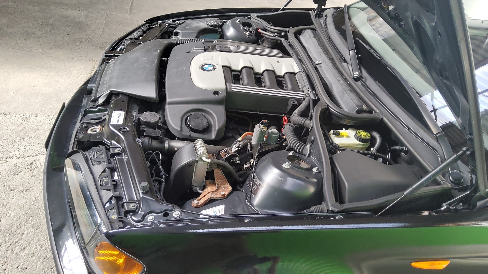 BMW 330xd Touring-showroom-element-3