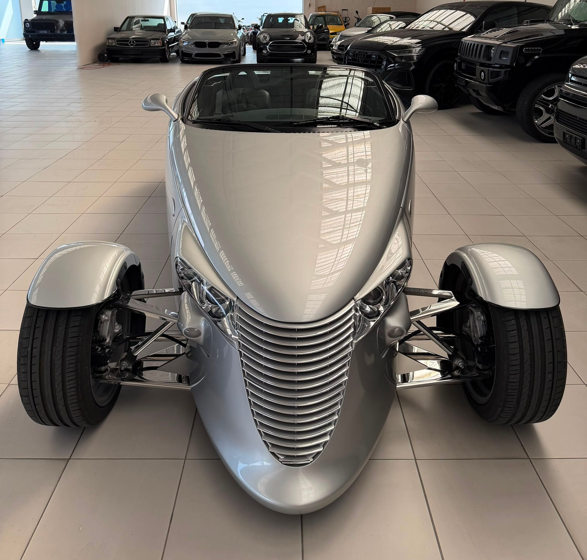 CHRYSLER PROWLER-showroom-element-1
