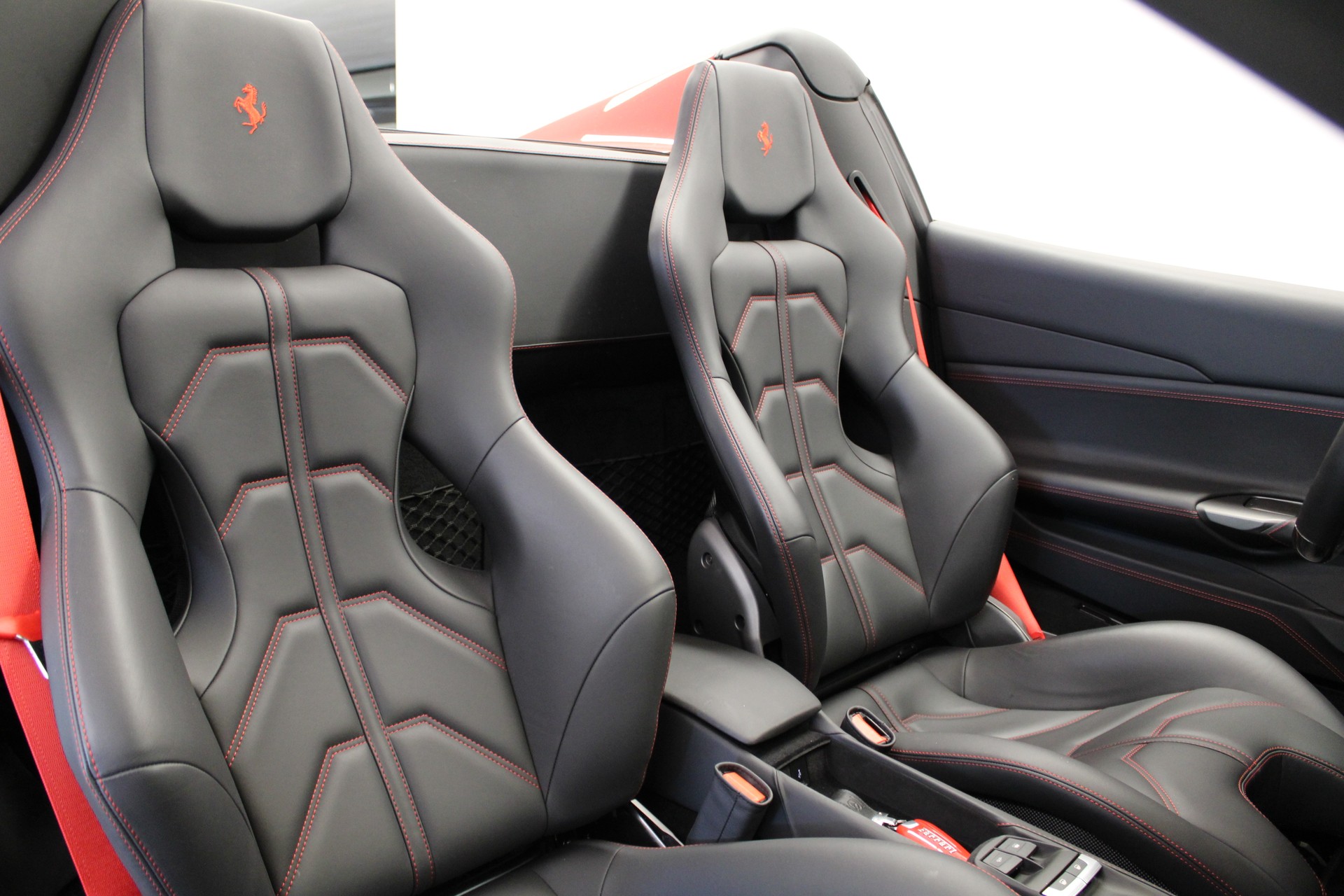 FERRARI 488 Spider 3.9 V8-image-6