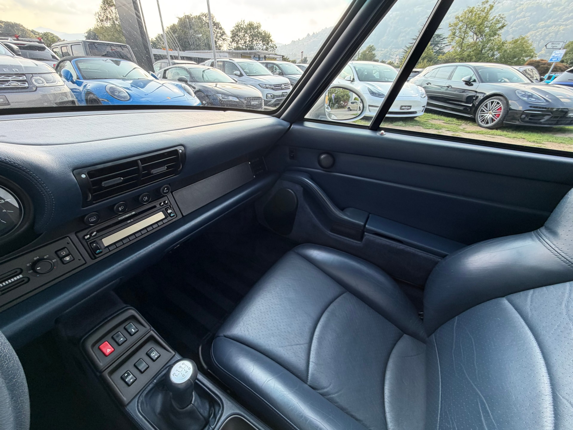 PORSCHE 911 Turbo-image-14