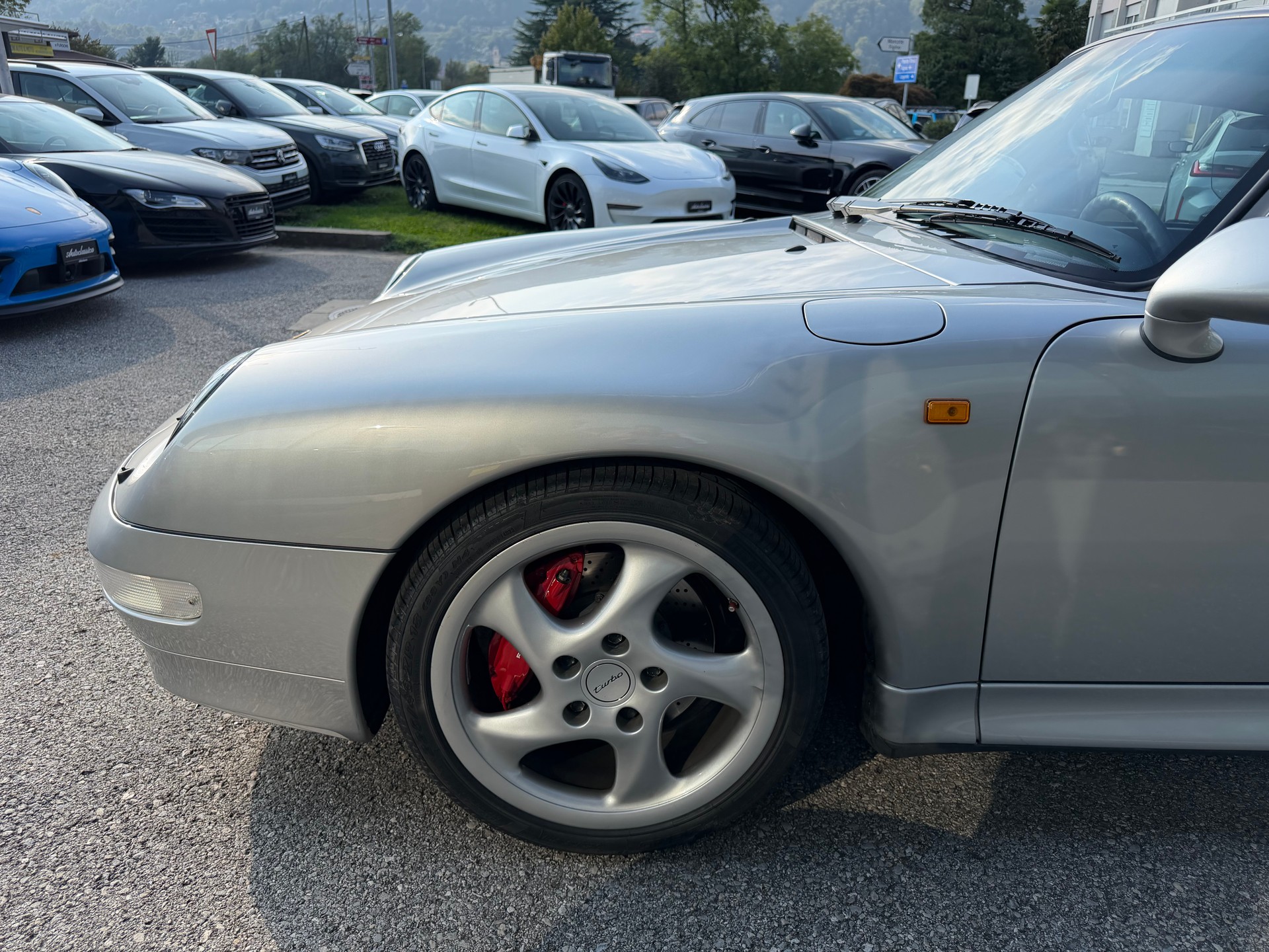 PORSCHE 911 Turbo-image-18