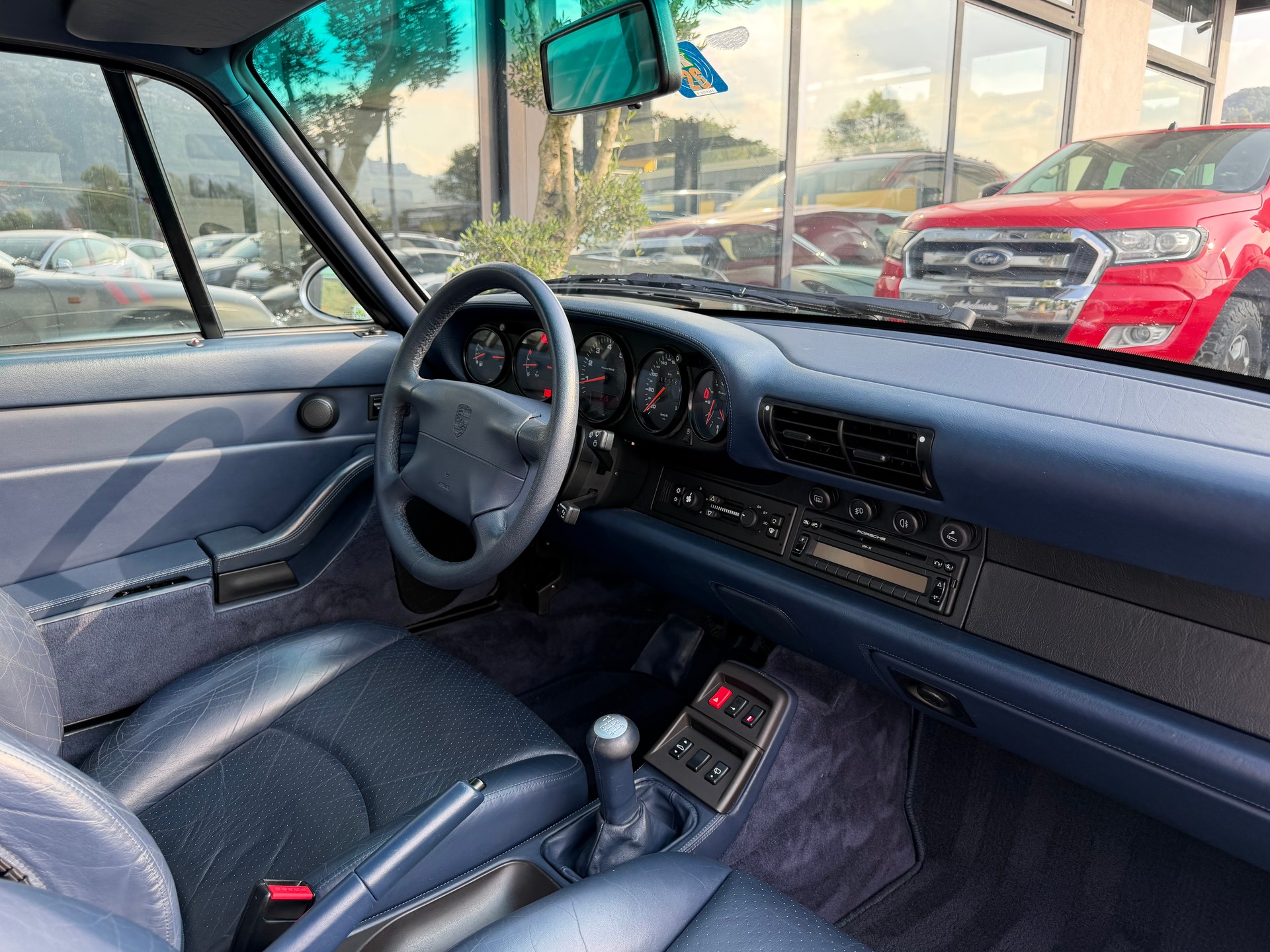 PORSCHE 911 Turbo-image-12