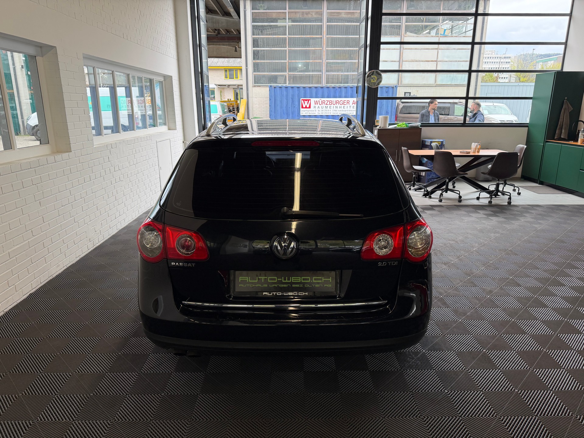 VW Passat Variant 2.0 TDI Highline-showroom-element-3