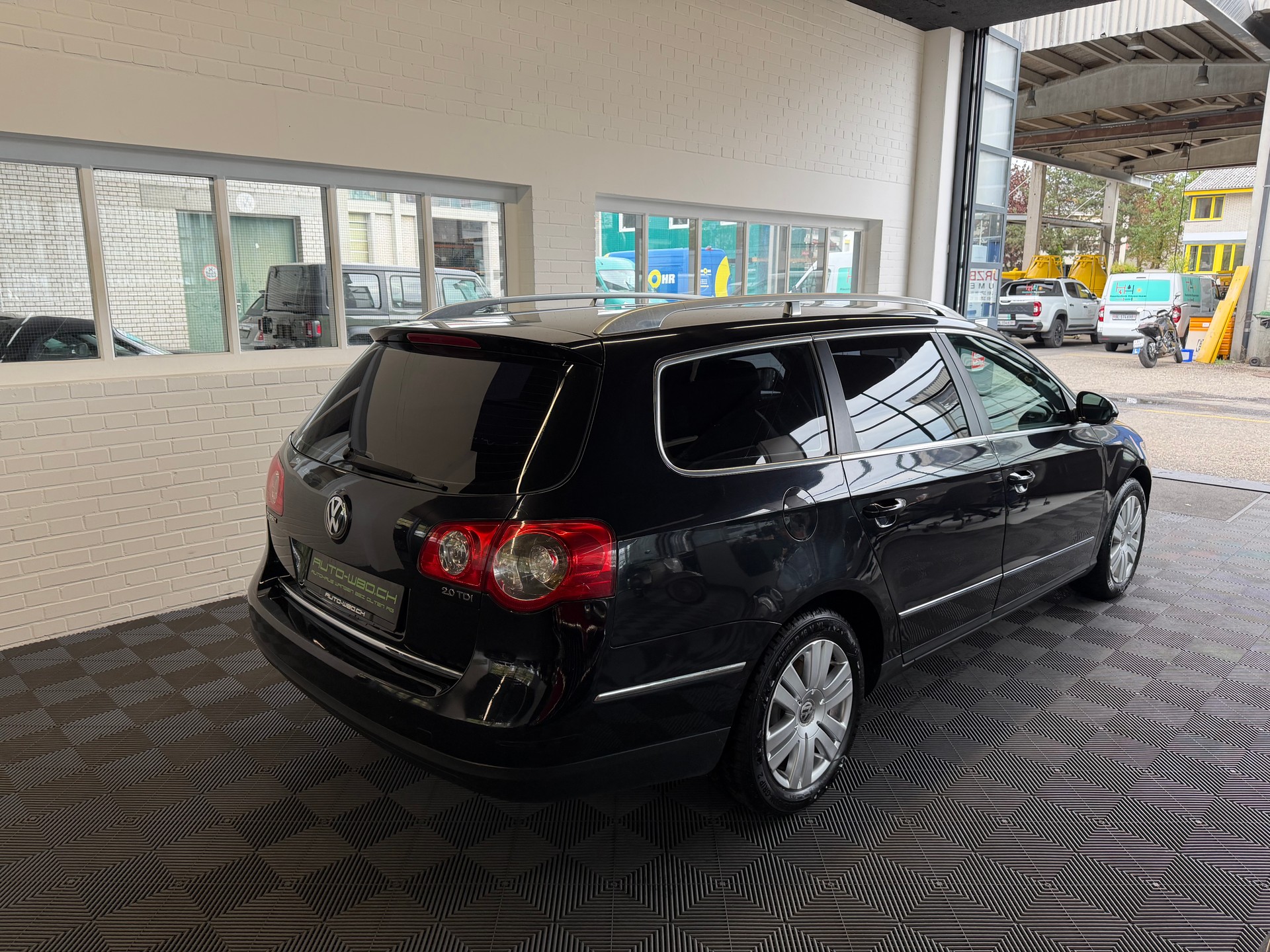 VW Passat Variant 2.0 TDI Highline-showroom-element-2