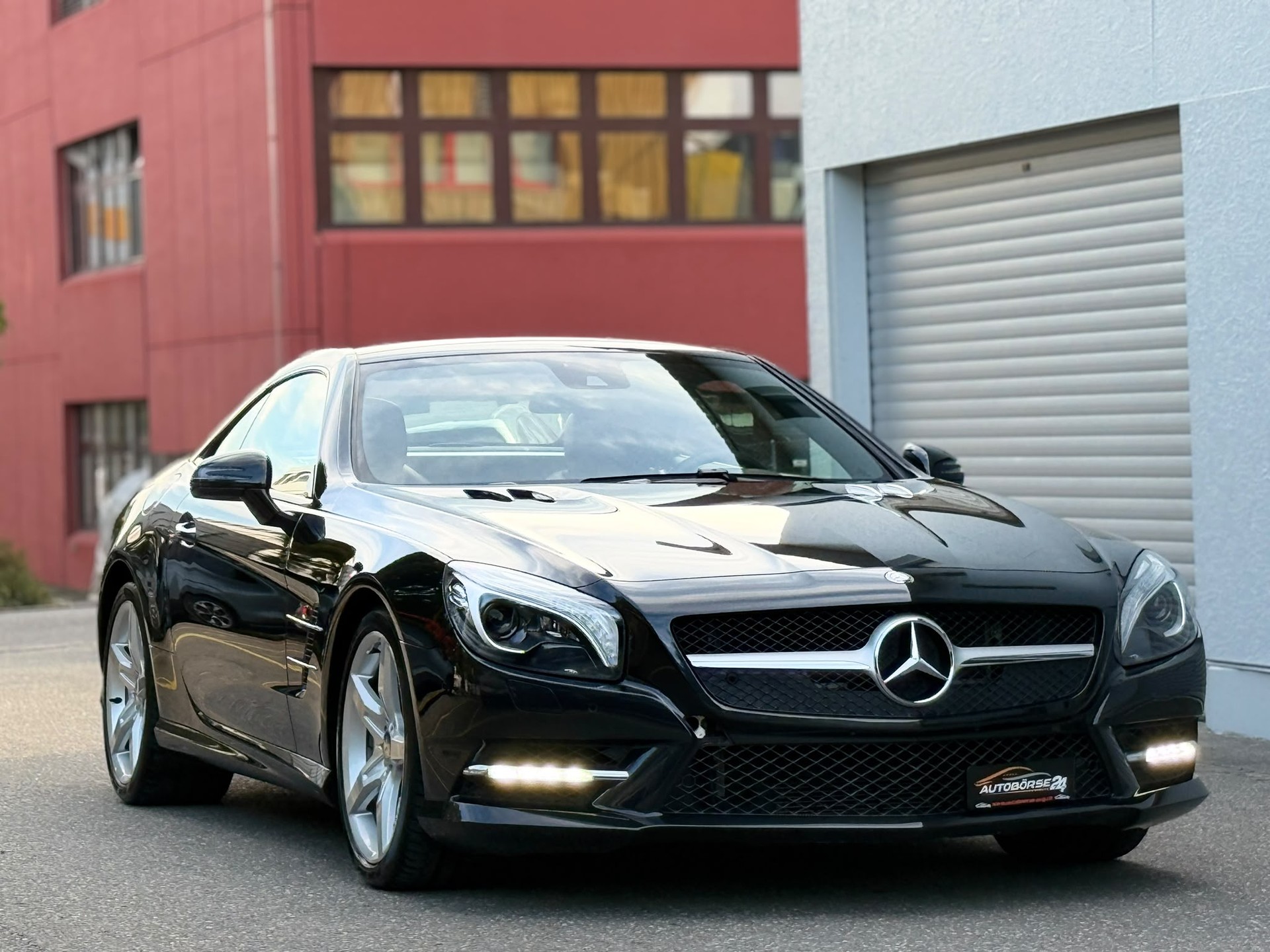 MERCEDES-BENZ SL 500 V8 Cabriolet-showroom-element-1