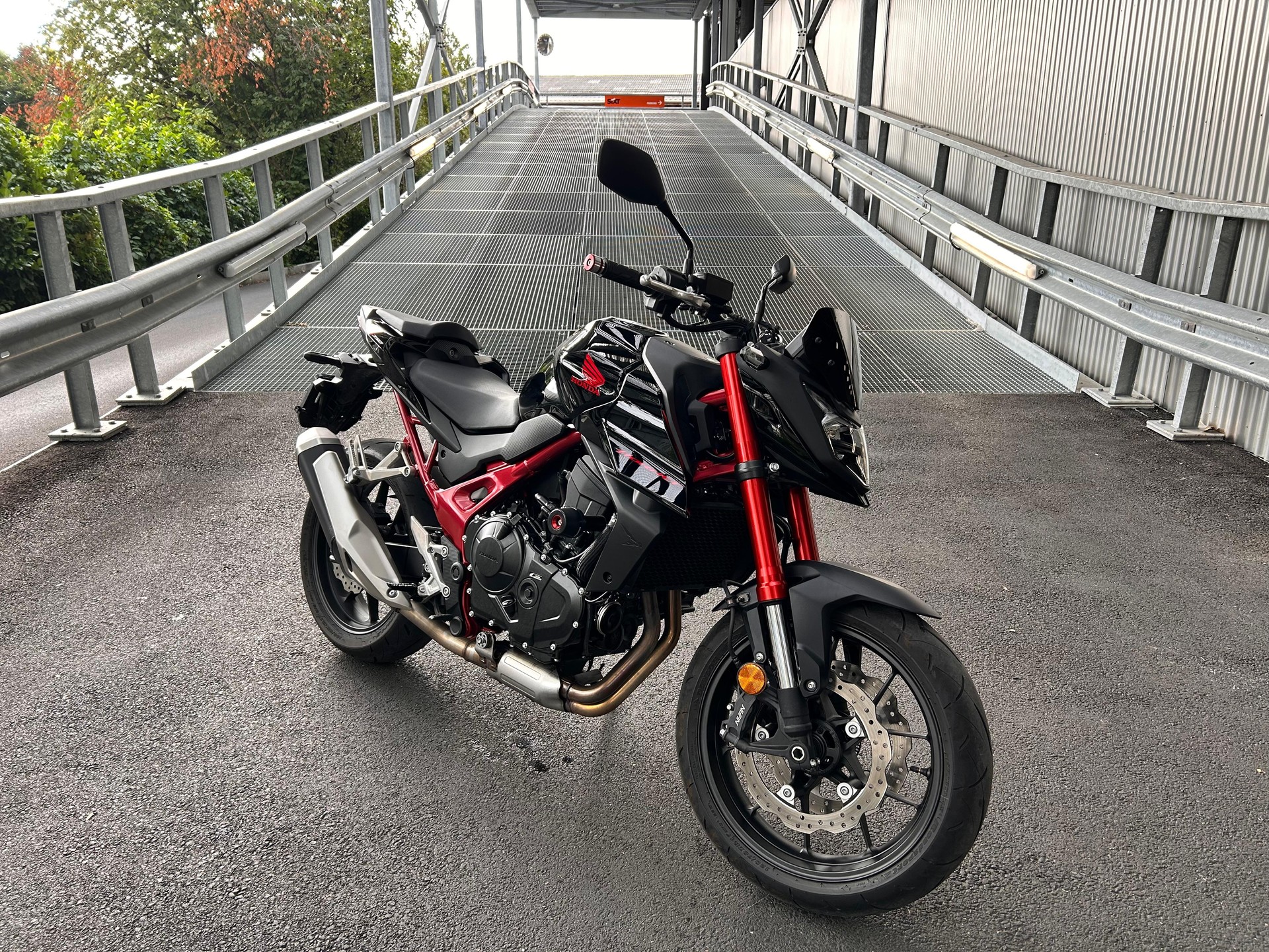 HONDA CB 750 Hornet-image-0
