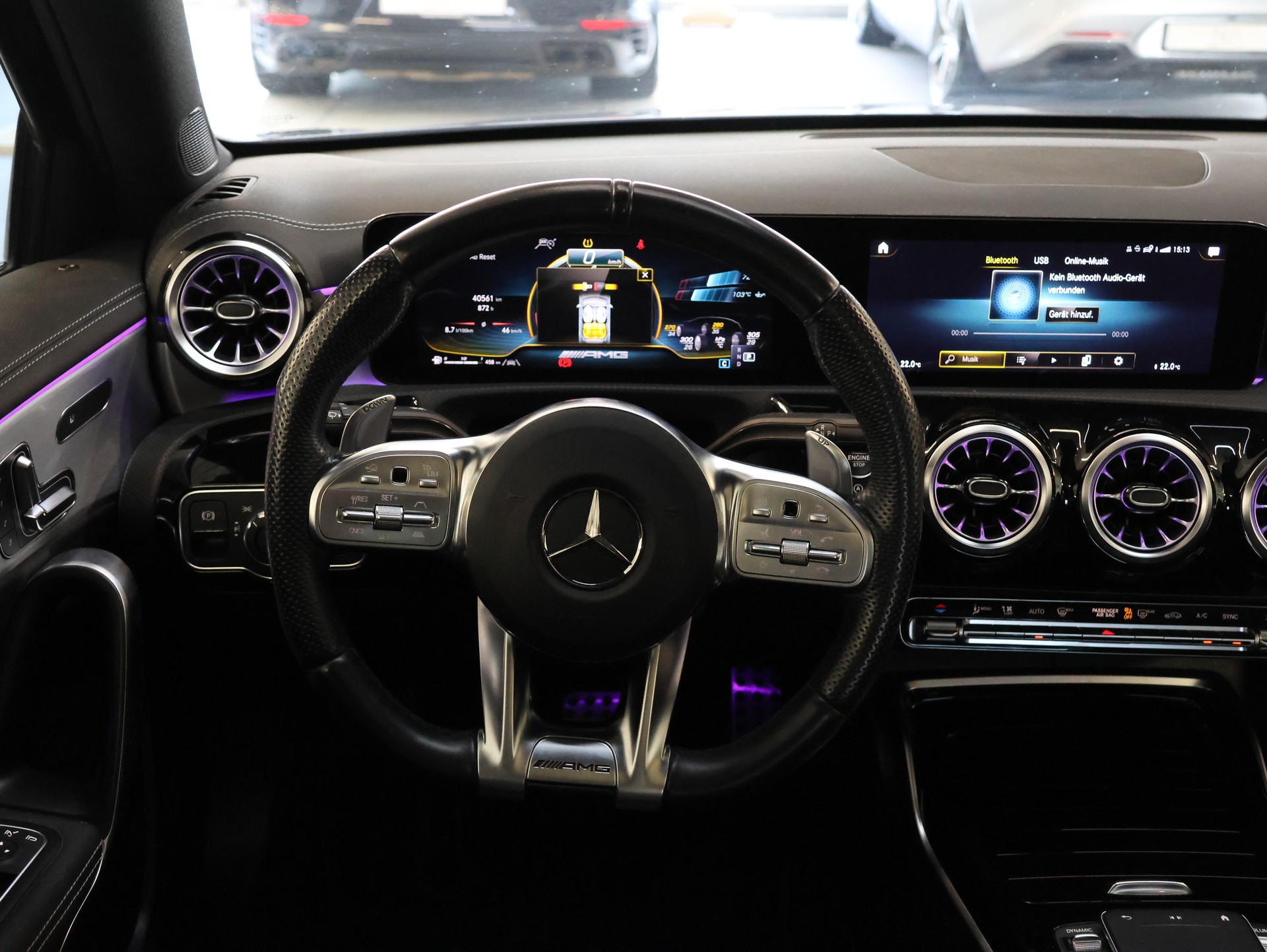 MERCEDES-BENZ A 35 AMG 4Matic Speedshift-image-27
