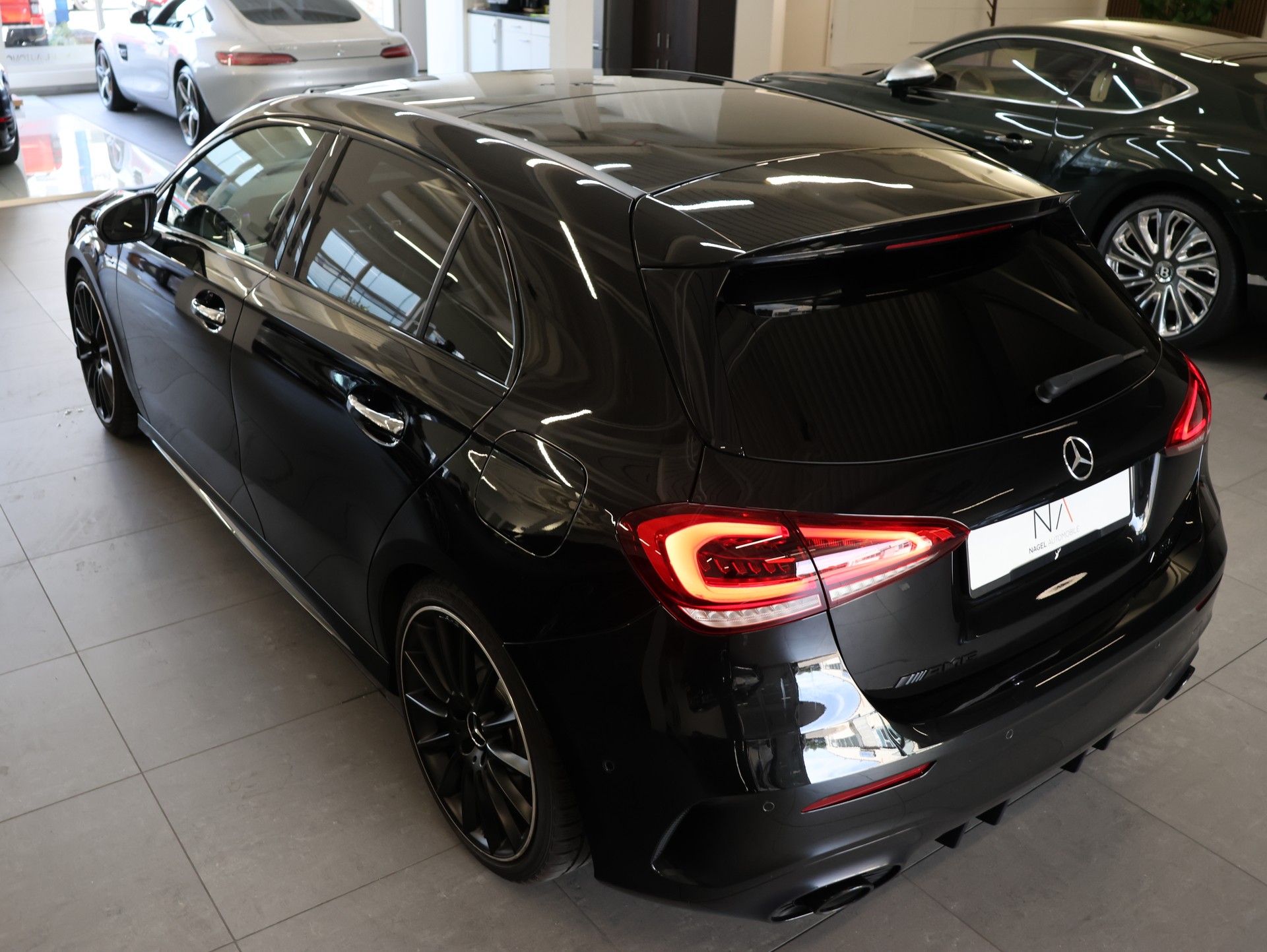 MERCEDES-BENZ A 35 AMG 4Matic Speedshift-image-8