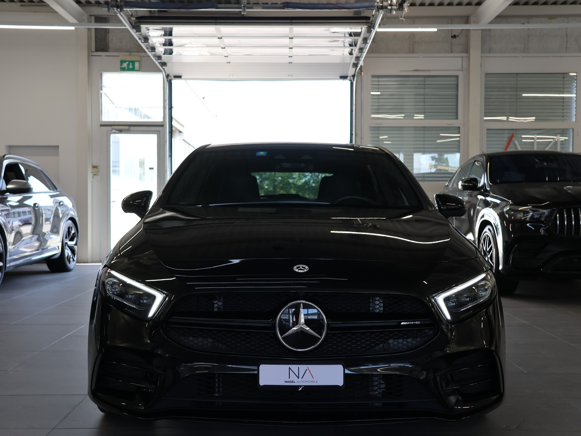 MERCEDES-BENZ A 35 AMG 4Matic Speedshift-showroom-element-2
